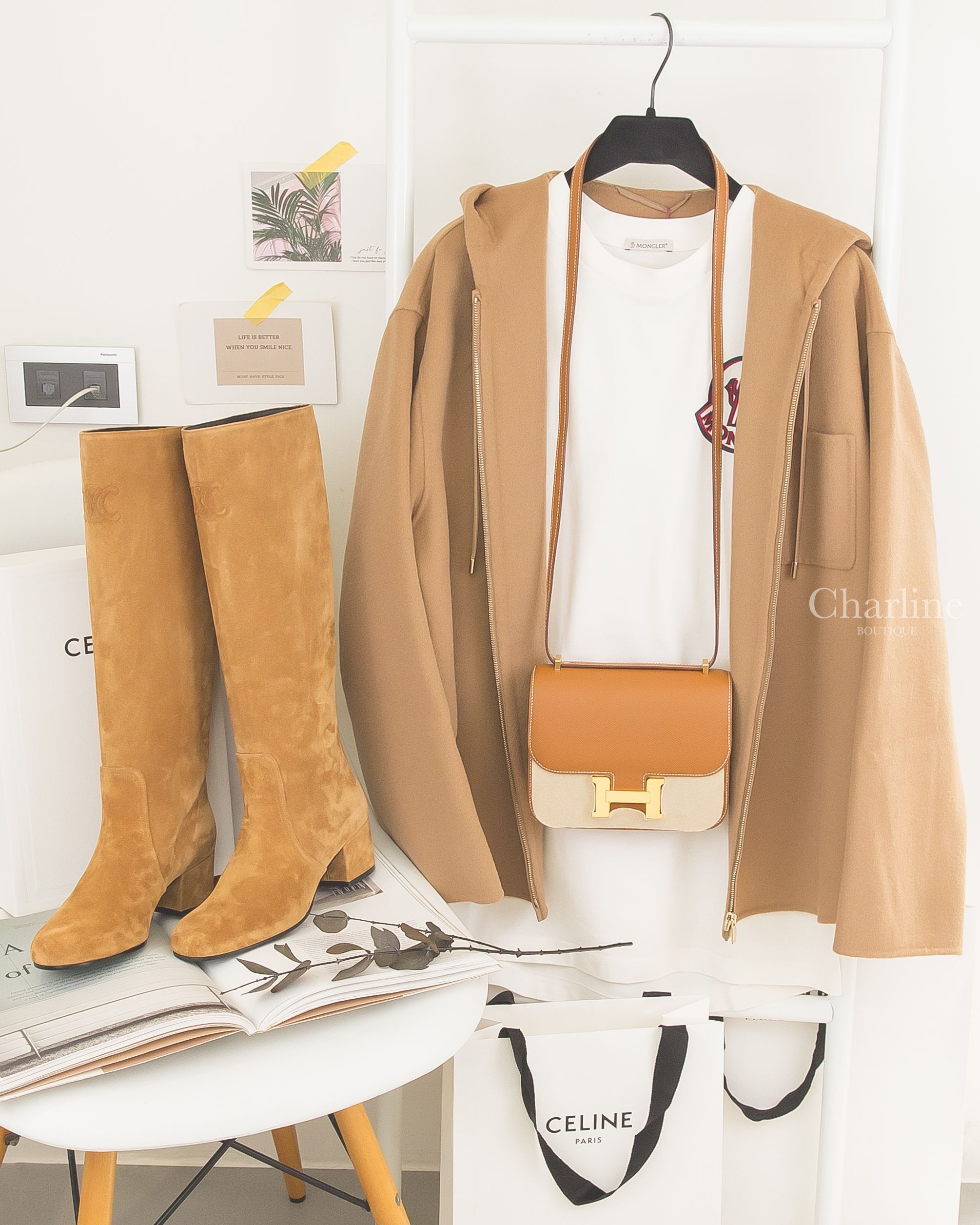 Celine 哈瓦那棕麂皮凱旋門低跟長靴,Max Mara 駝色單口袋羊毛連帽長袖外套,Moncler 白底紅色絲絨藍色疊影印花短袖棉T,Hermès Mini Constance焦糖色金釦鏡面款-Charline Boutique 精品代購