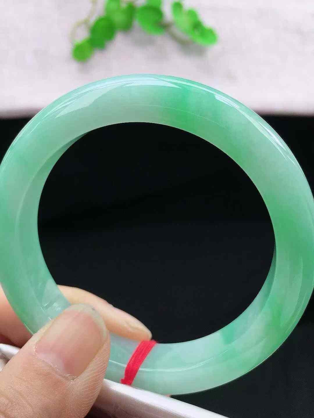 1175840 57.2mm冰飄綠翡翠正圈手鐲 (56-58)