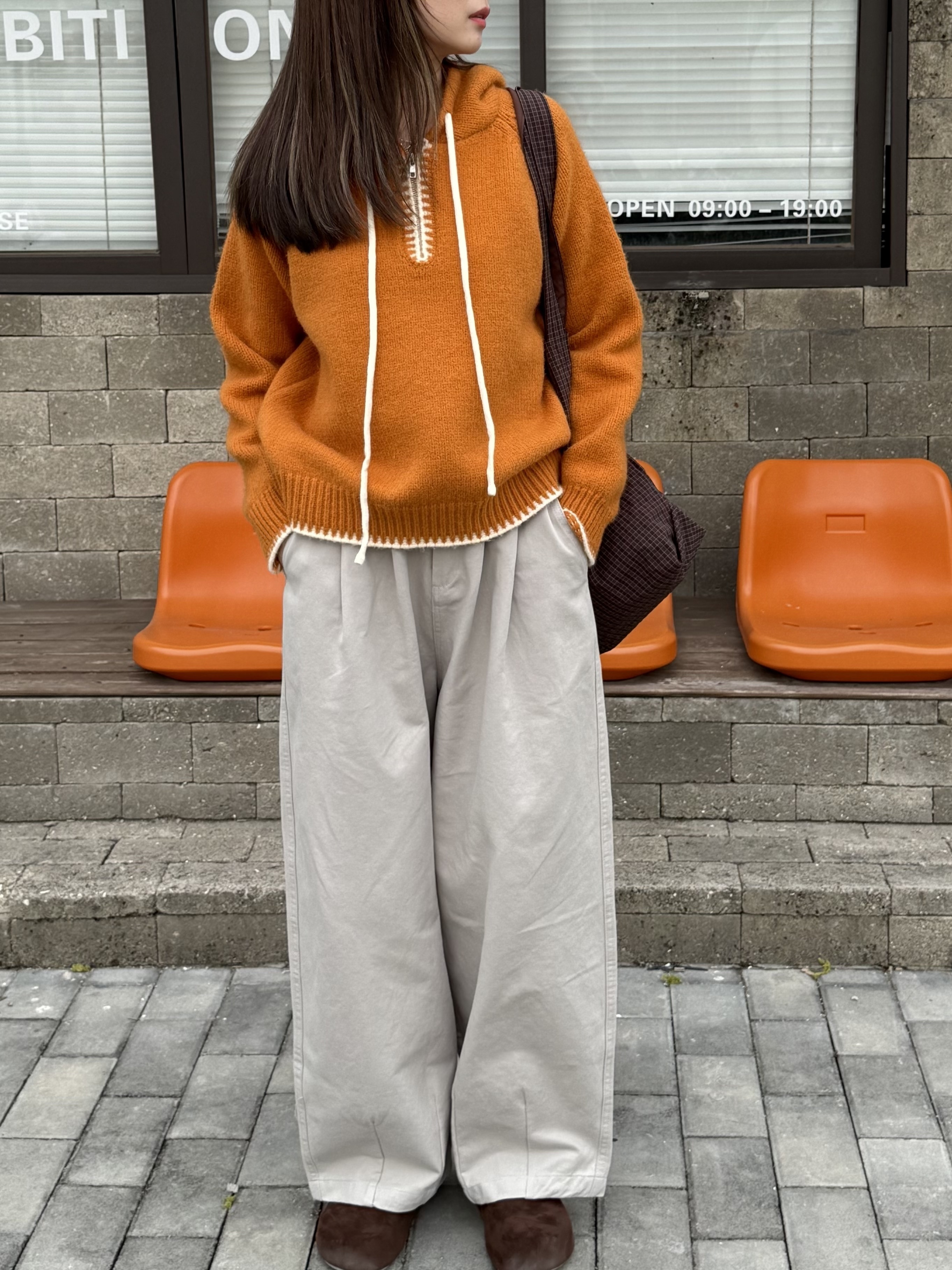 撞色滾邊拉鏈連帽針織毛衣