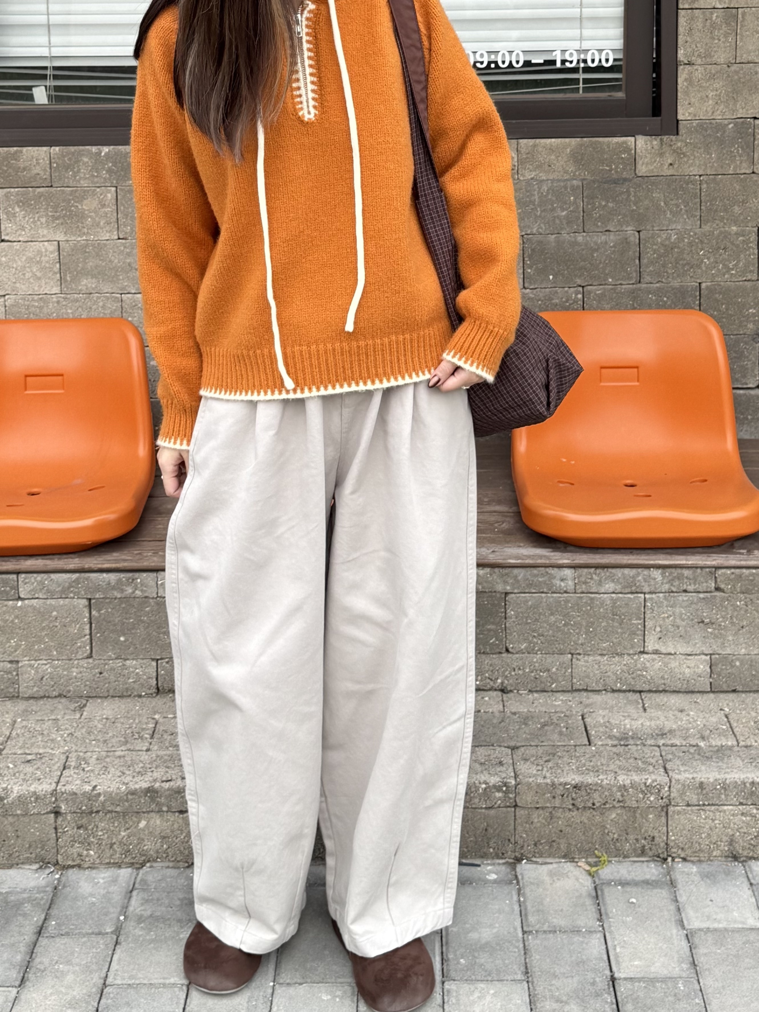 撞色滾邊拉鏈連帽針織毛衣