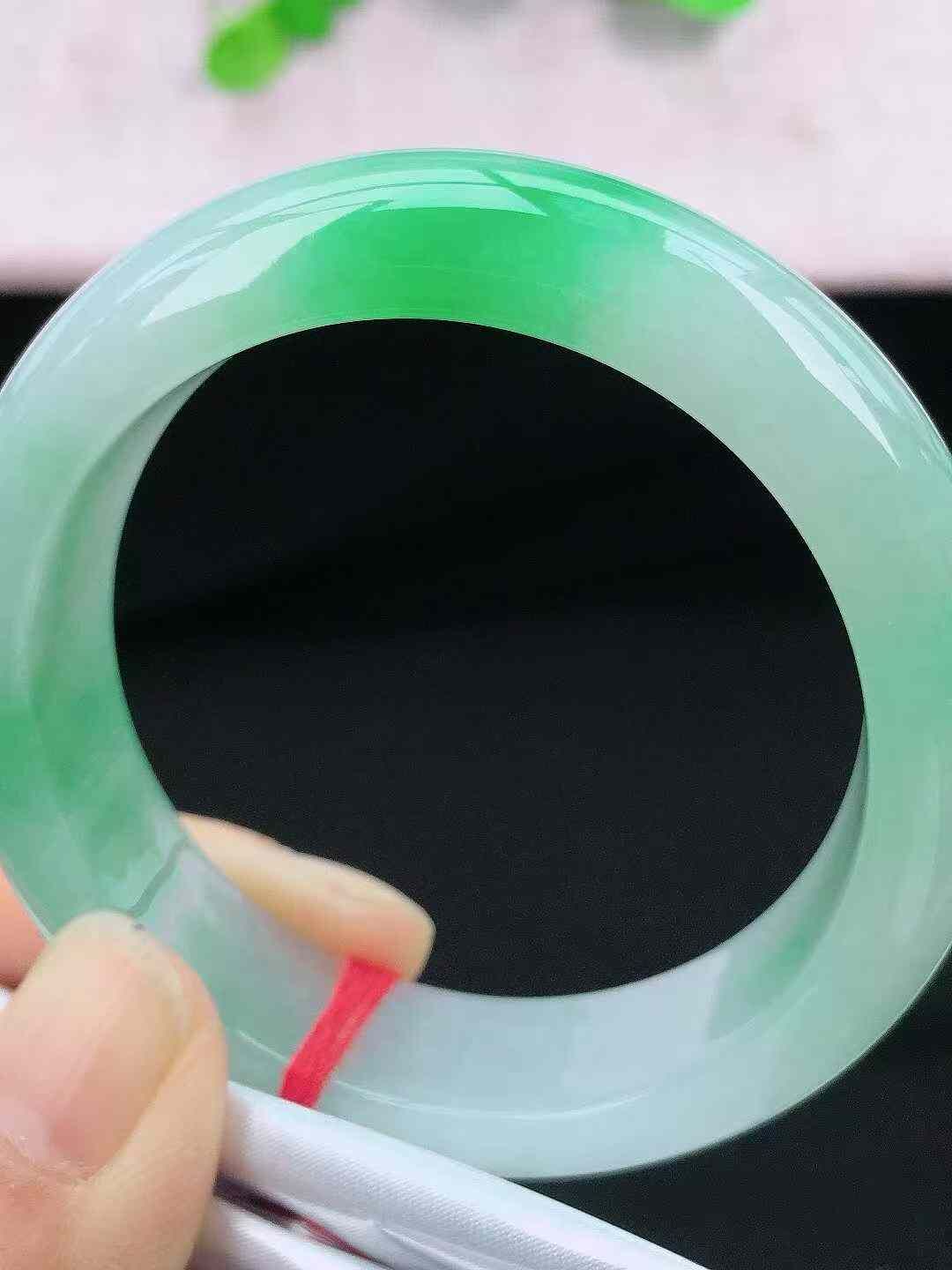 1175841 53mm冰飄綠翡翠正圈手鐲 (52-54)