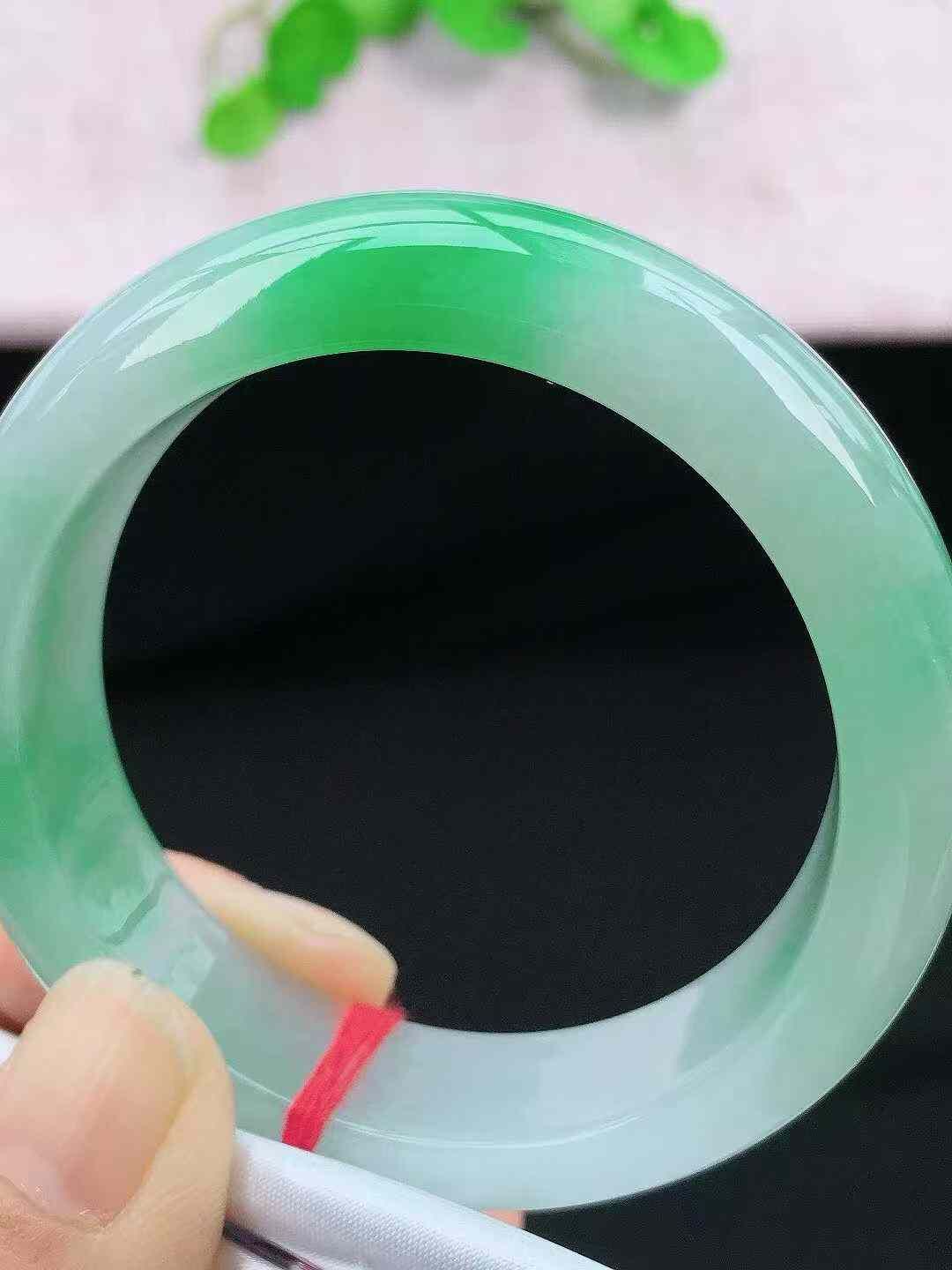 1175841 53mm冰飄綠翡翠正圈手鐲 (52-54)