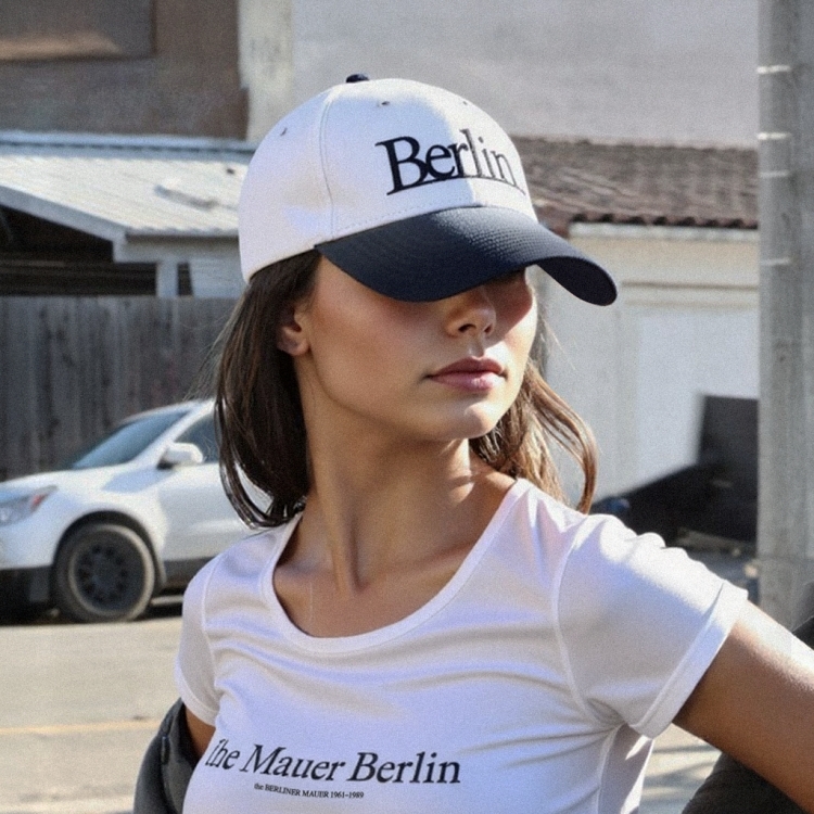 韓國 MAUER BERLIN 漸層洗舊BERLIN棒球帽  海軍藍