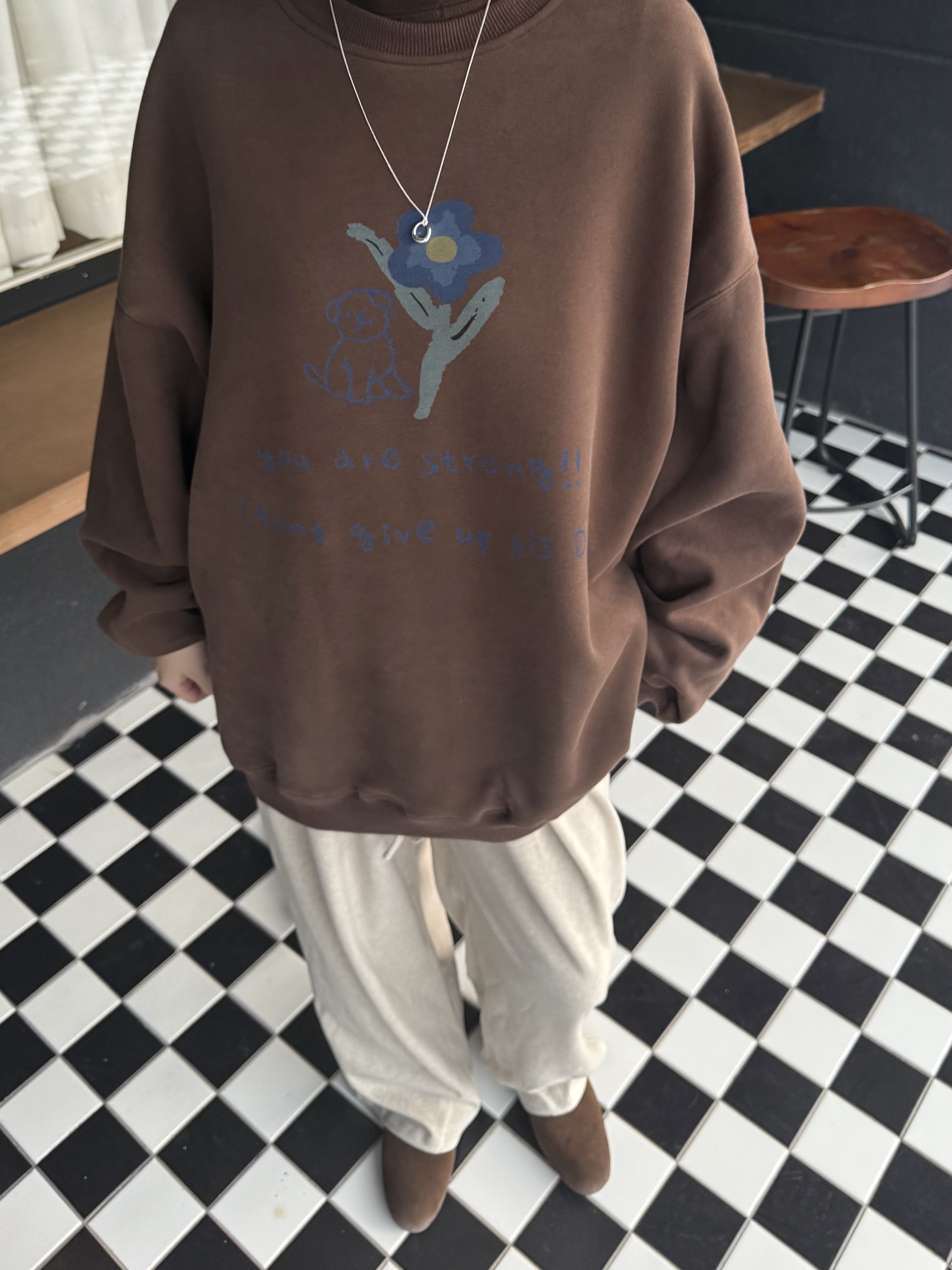 花朵與狗狗圓領複合式大學Ｔ