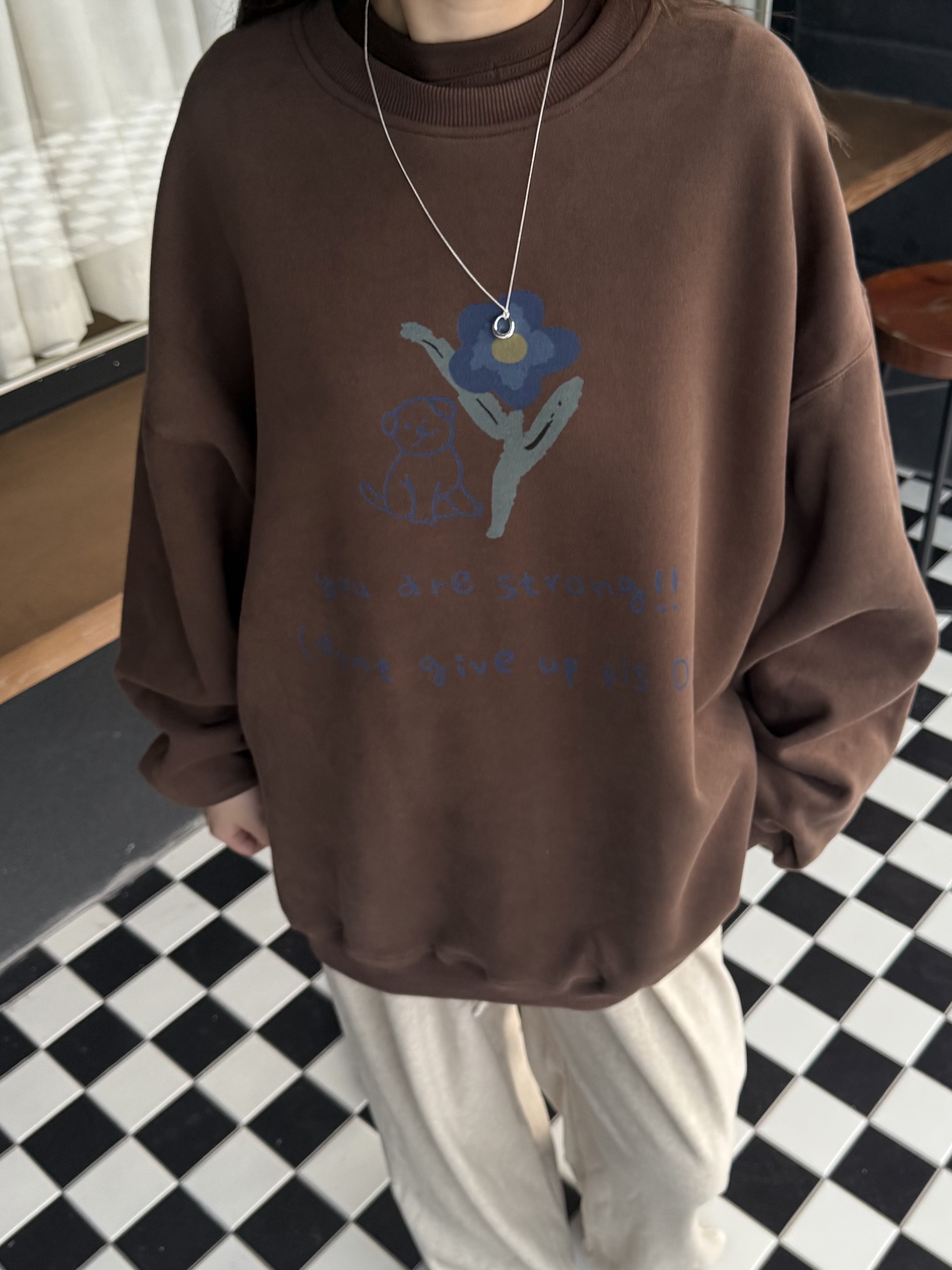 花朵與狗狗圓領複合式大學Ｔ