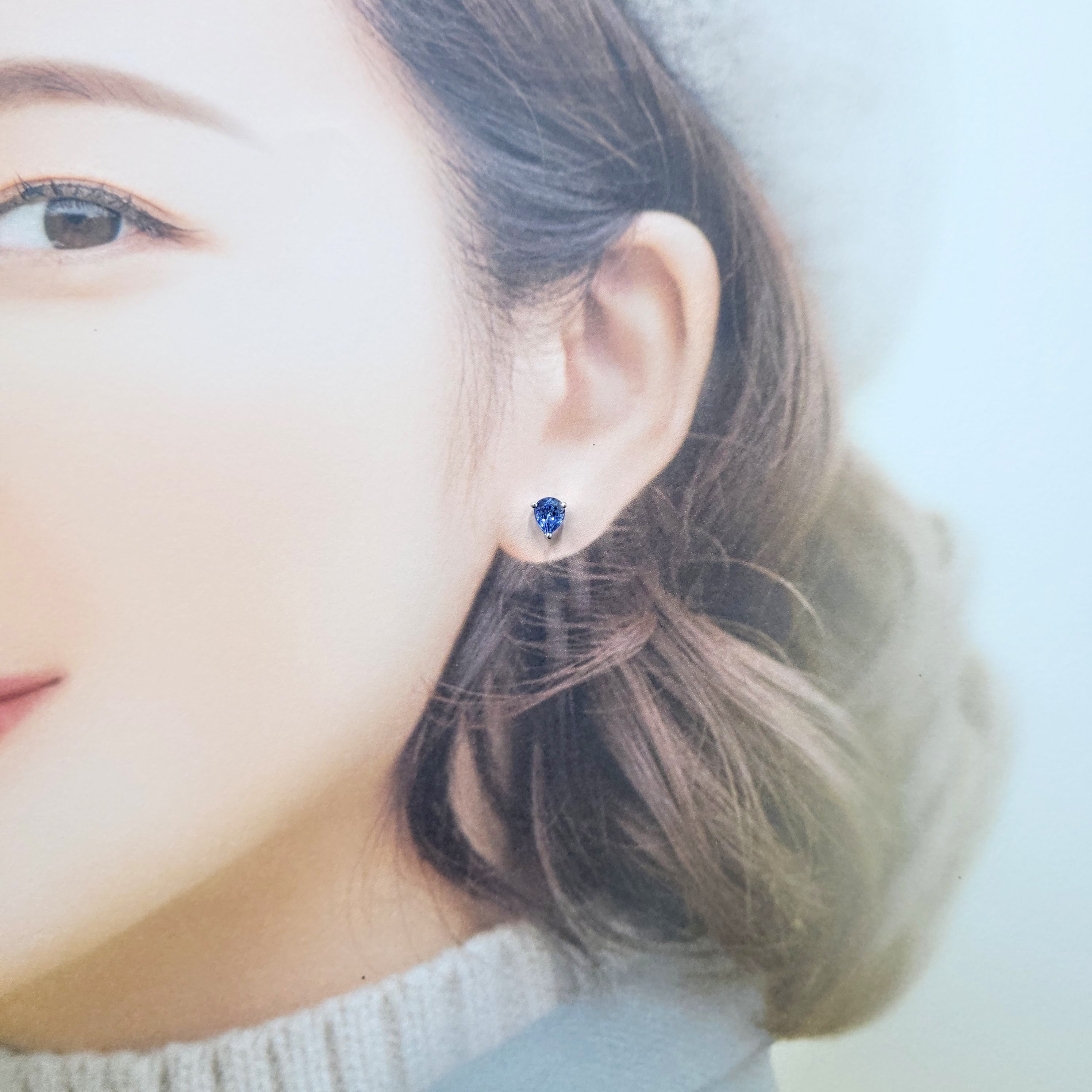 全新18K白金【主石1卡66份藍寶石】耳環