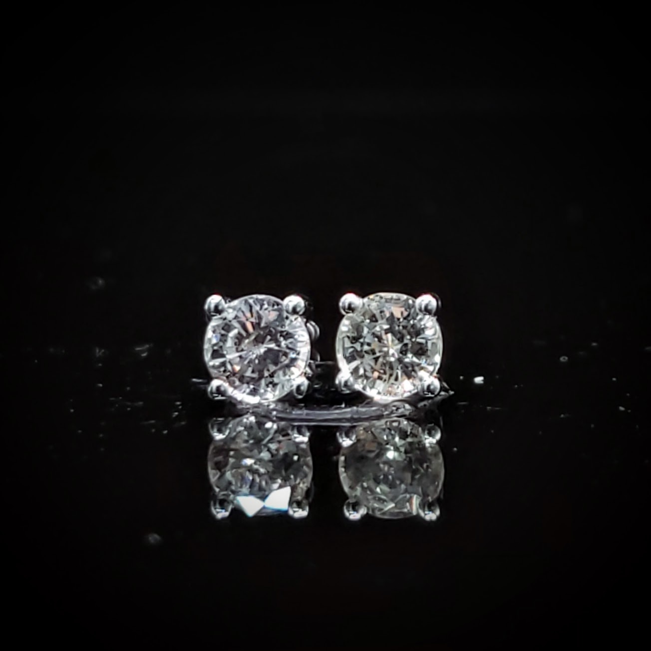 全新18K白金【主石71份透明藍寶石】耳環