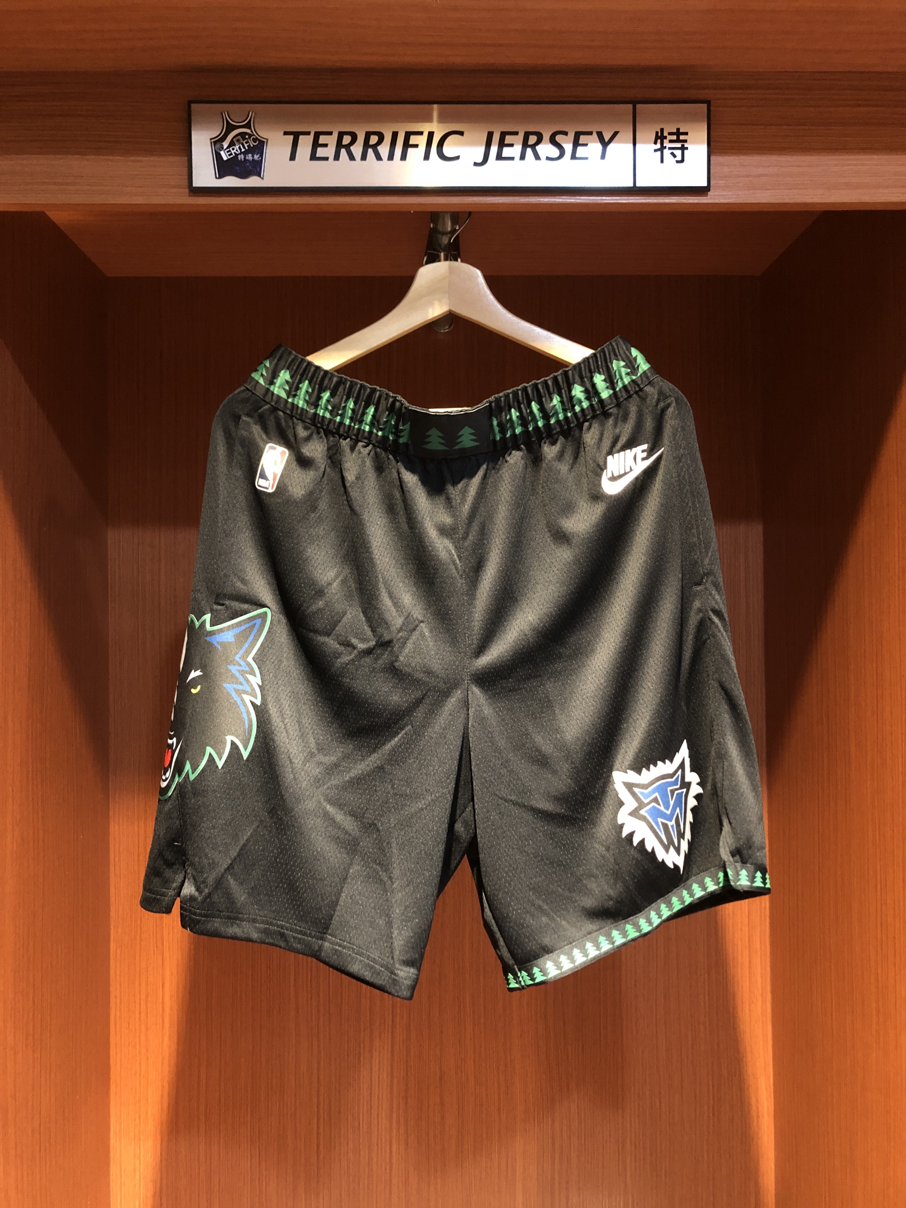 NBA球褲 Minnesota Timberwolves 明尼蘇達灰狼復古黑球褲 黑森林 HWC Nike Swingman Shorts 球迷版 有口袋 全新
