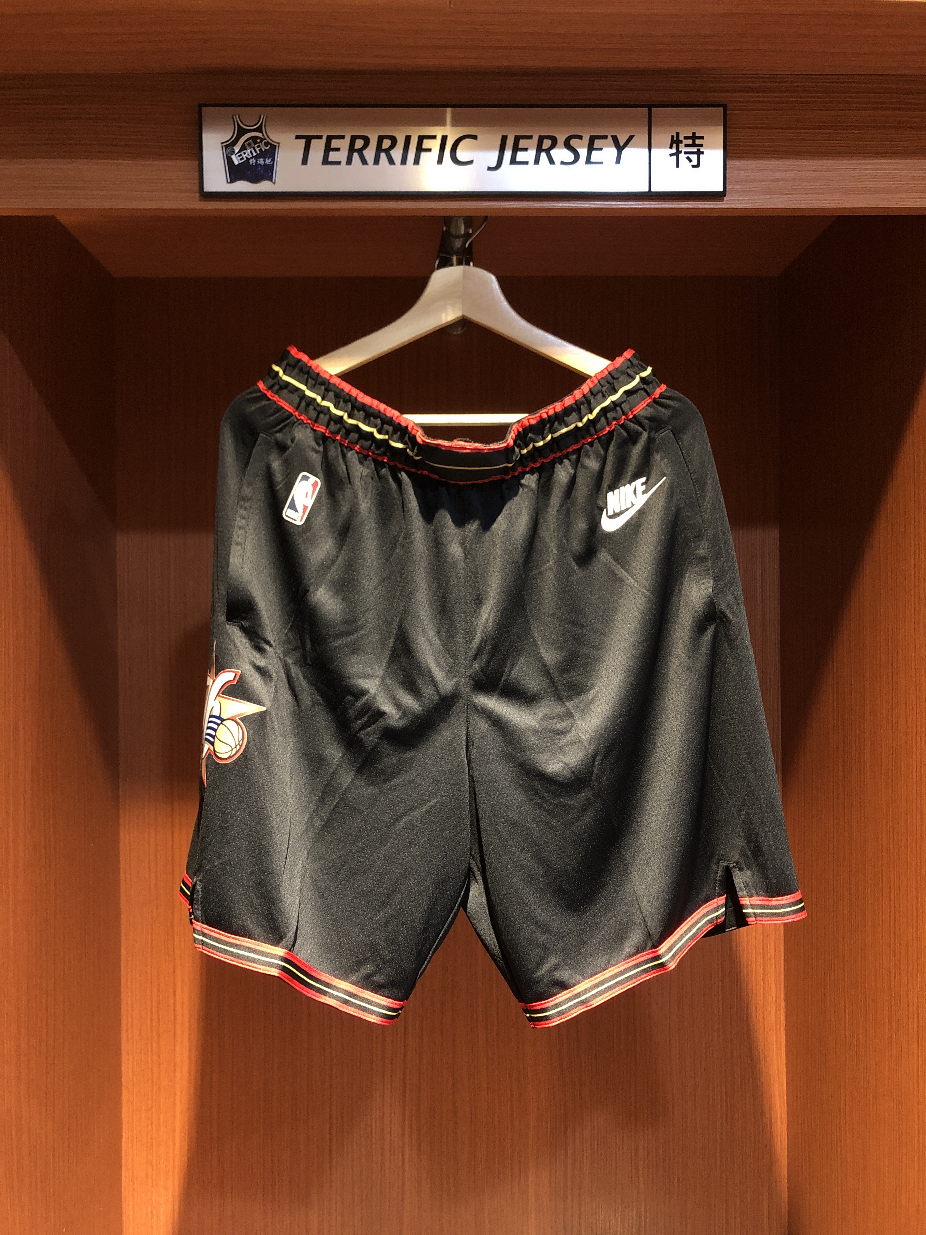 NBA球褲 Philadelphia 76ers 費城七六人復古黑球褲 黑流星 HWC Nike Swingman Shorts 球迷版 有口袋 全新