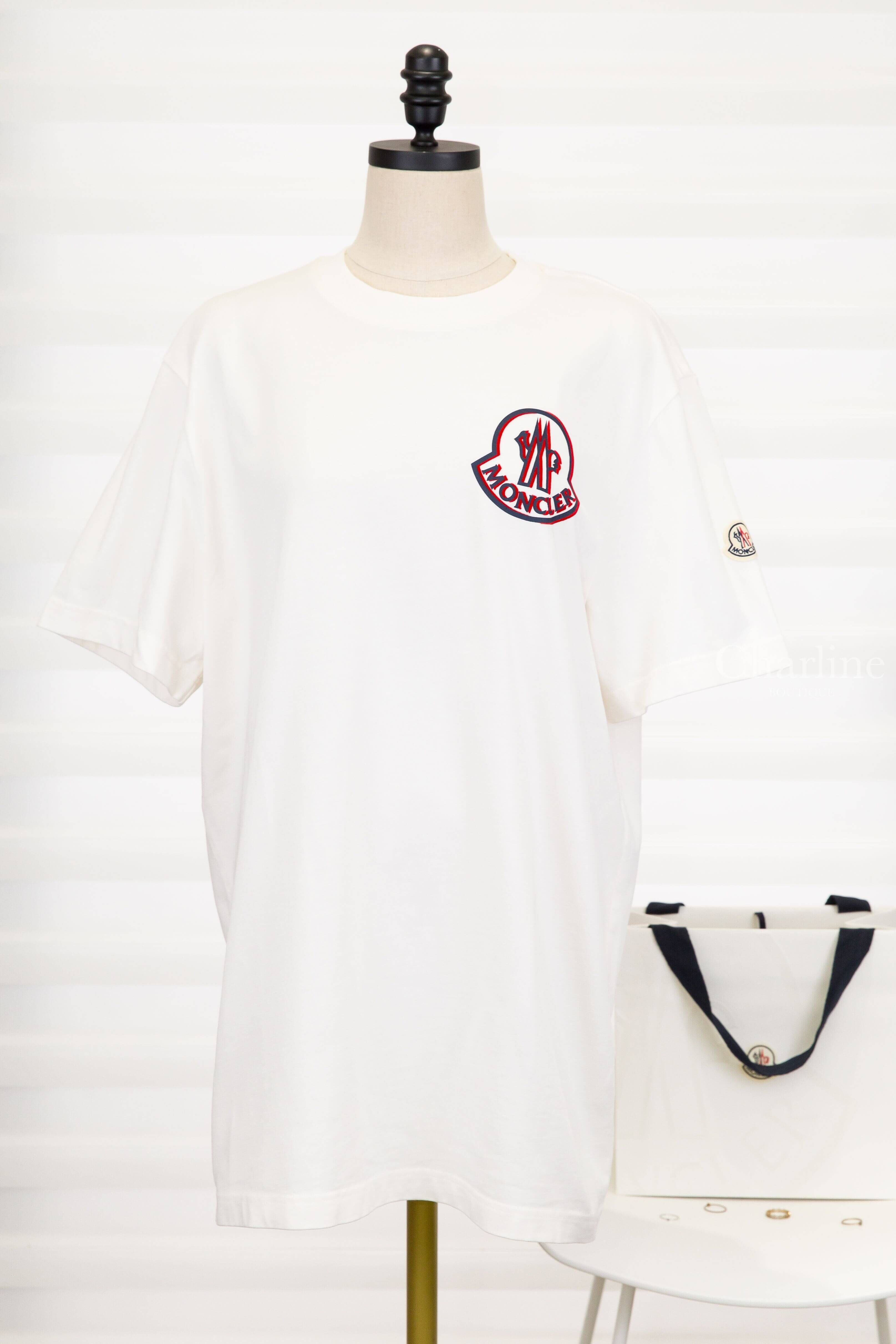 Moncler Logo Cotton T-shirt 白底紅色絲絨藍色疊影印花側邊 Logo 短袖棉T-Charline Boutique 精品代購