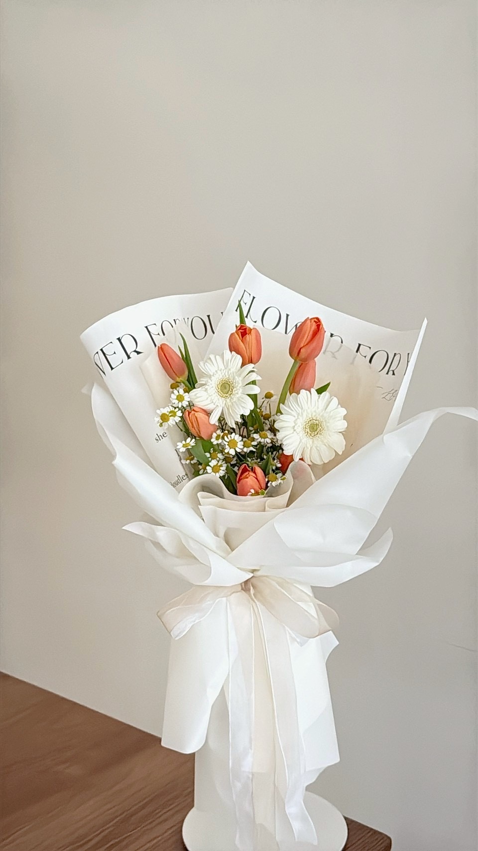 暖橘鬱金香鮮花花束