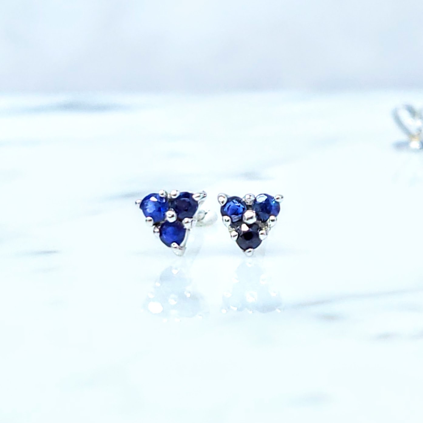 全新18K白金20份藍寶石耳環