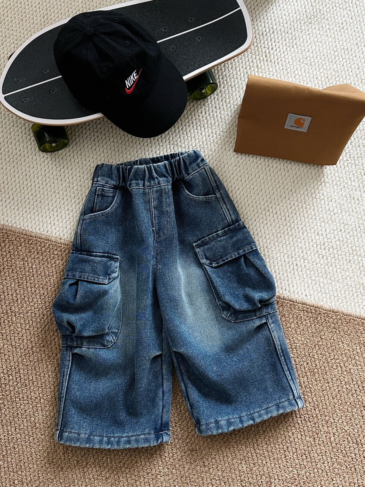 百搭大口袋加絨牛仔褲