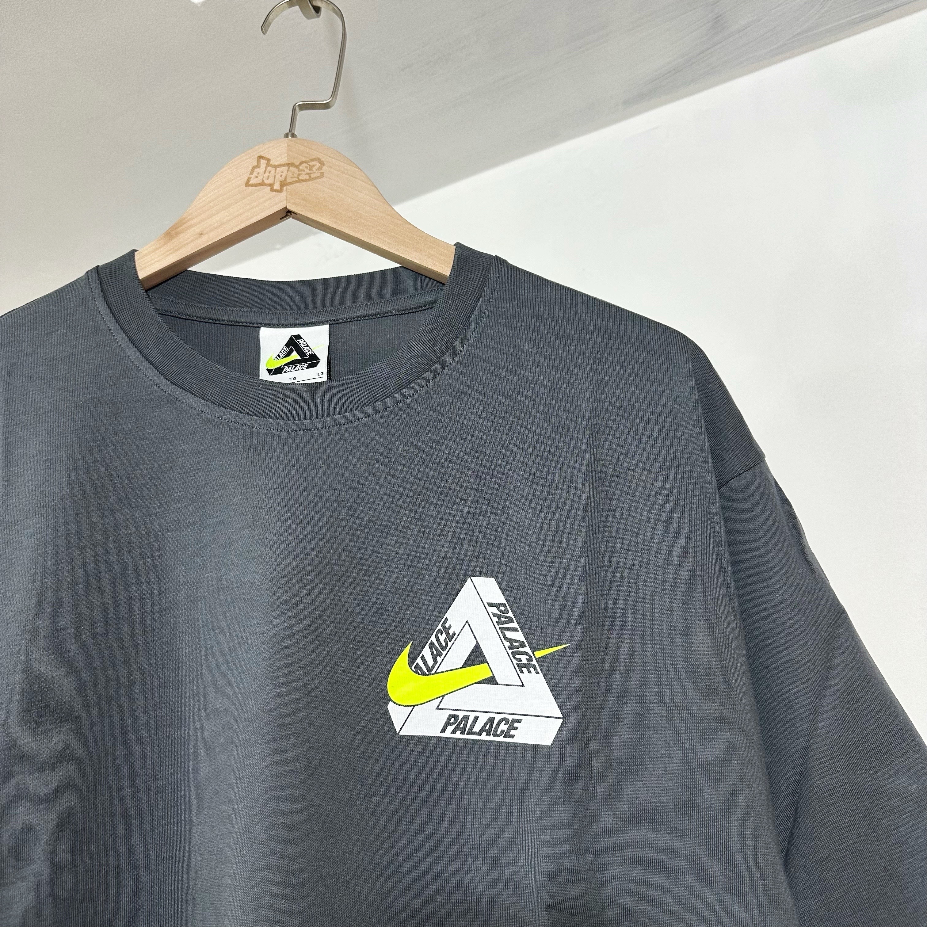 Palace x Nike Tri Swoosh T-Shirt 聯名三色現貨現貨Color：Charco