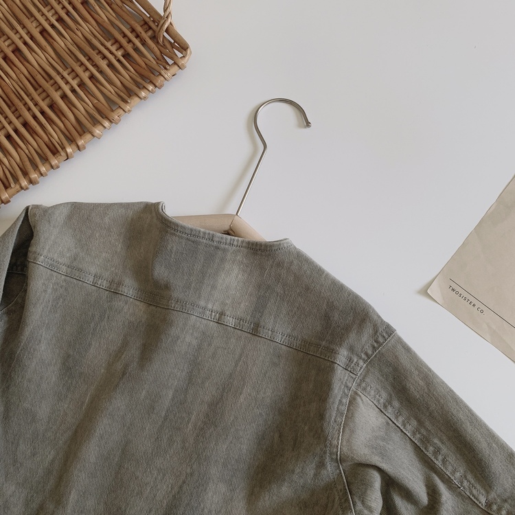 灰白刷色牛仔外套