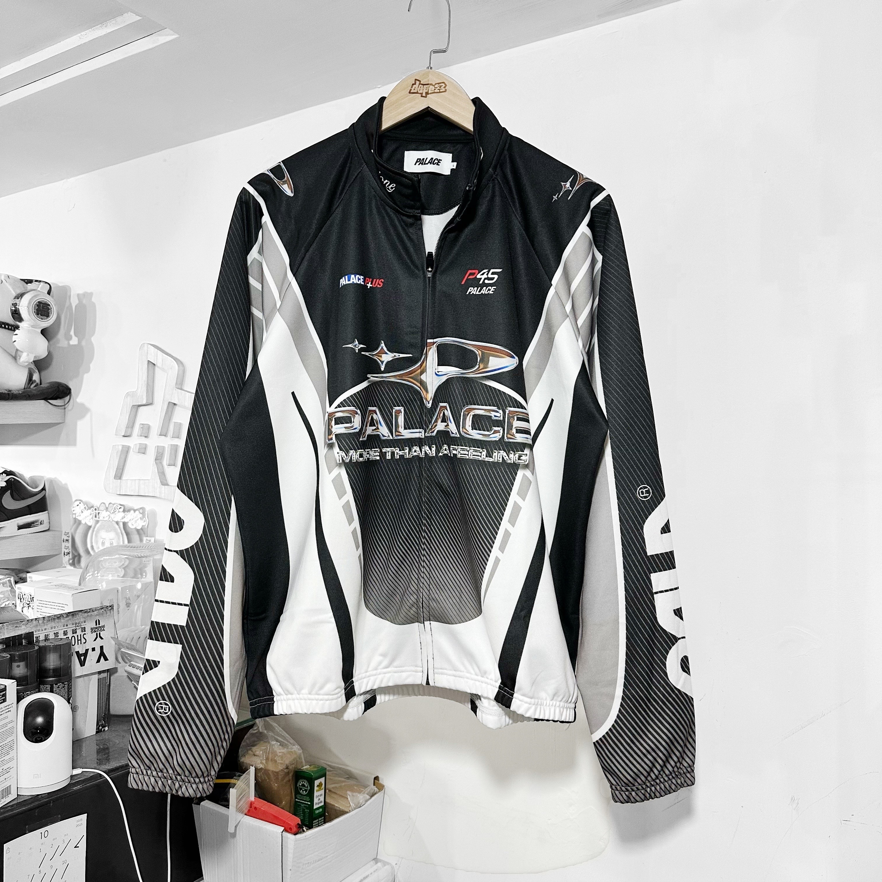PALACE FW25 MORE THAN A CYCLING ZIP JACKET BLACK / SILVER 外套