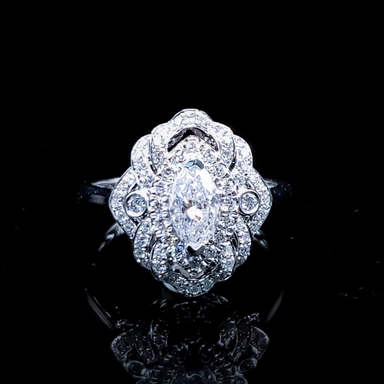 全新18K白金【單粒51份欖尖形鑽石】配小鑽共93份鑽石戒指