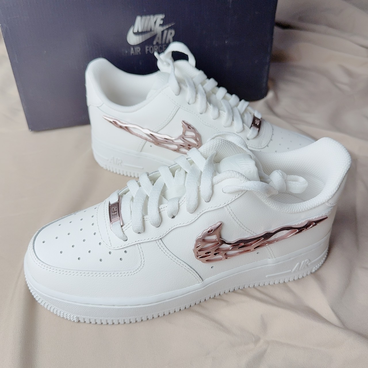 【Luxury】現貨 NIKE Air fоrсе 1 Molten Metal  液態勾勾 液態粉 玫瑰金 IF1686-161 液態銀 液態玫瑰金勾