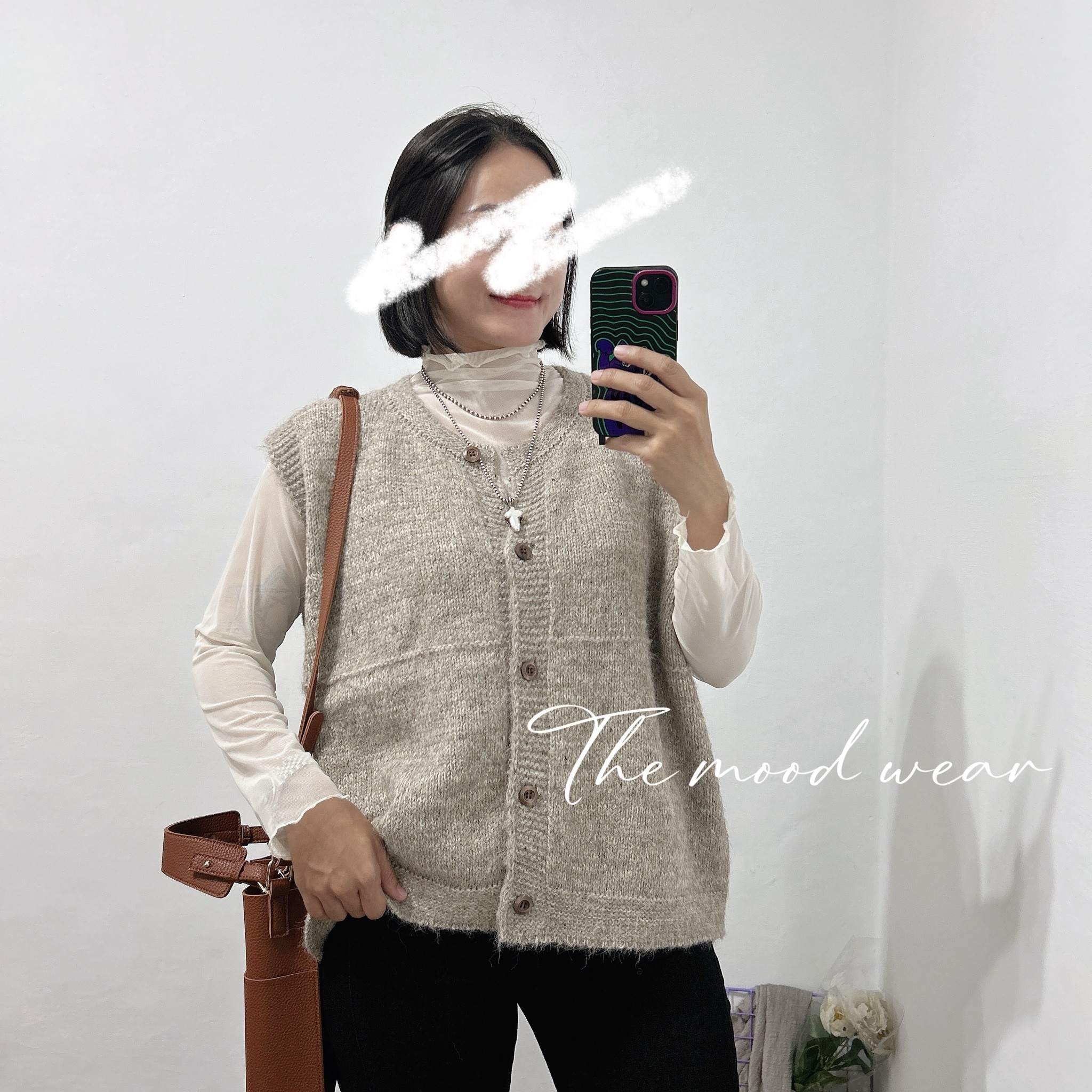 超彈性透膚木耳邊高領內搭(黑/白)