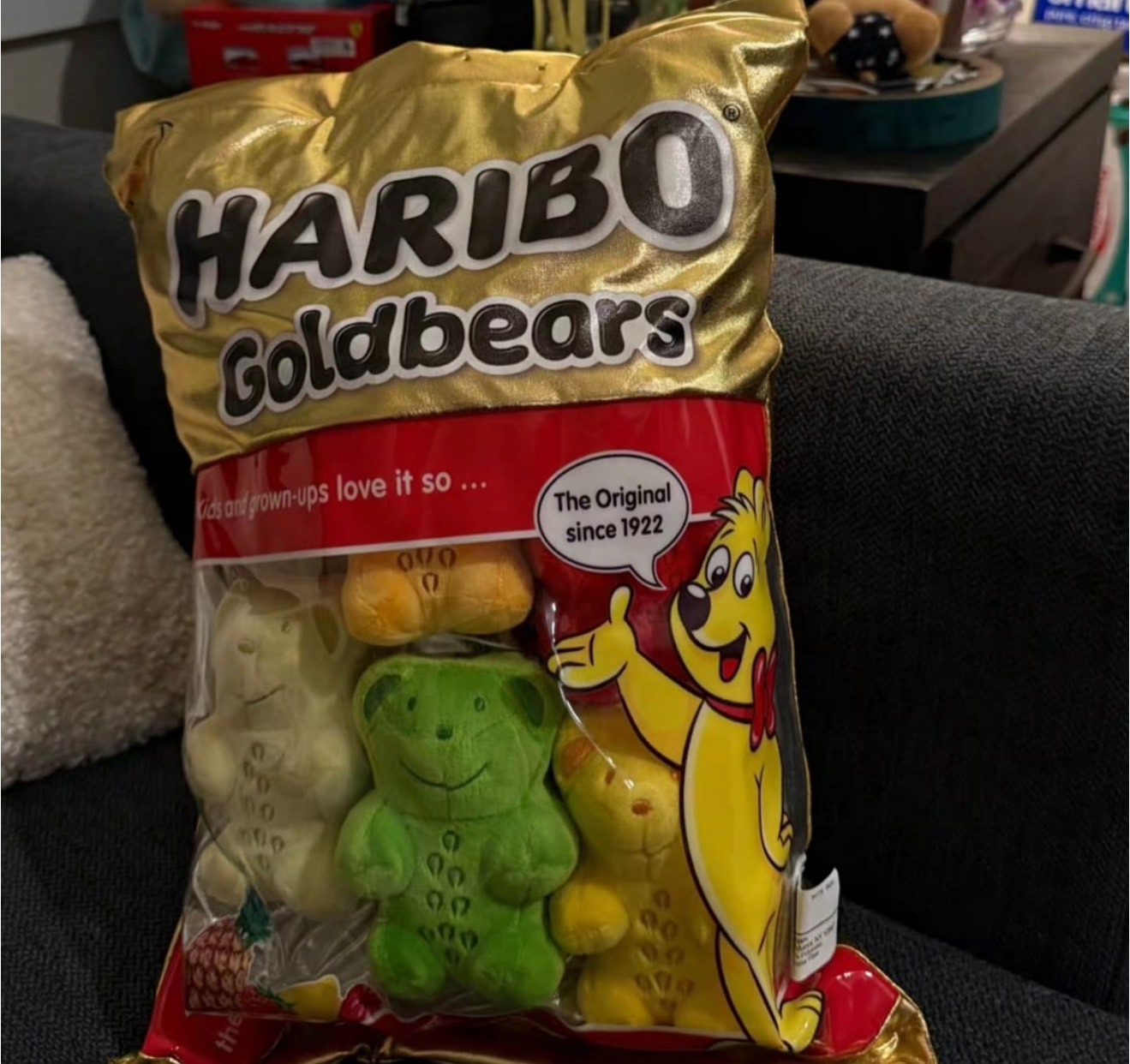 【Luxury】現貨 HARIBO 小熊軟糖抱枕  草莓糖 軟糖 德國軟糖 橡皮糖 娃娃 枕頭 生日禮物 聖誕禮物 小熊可以拿出來