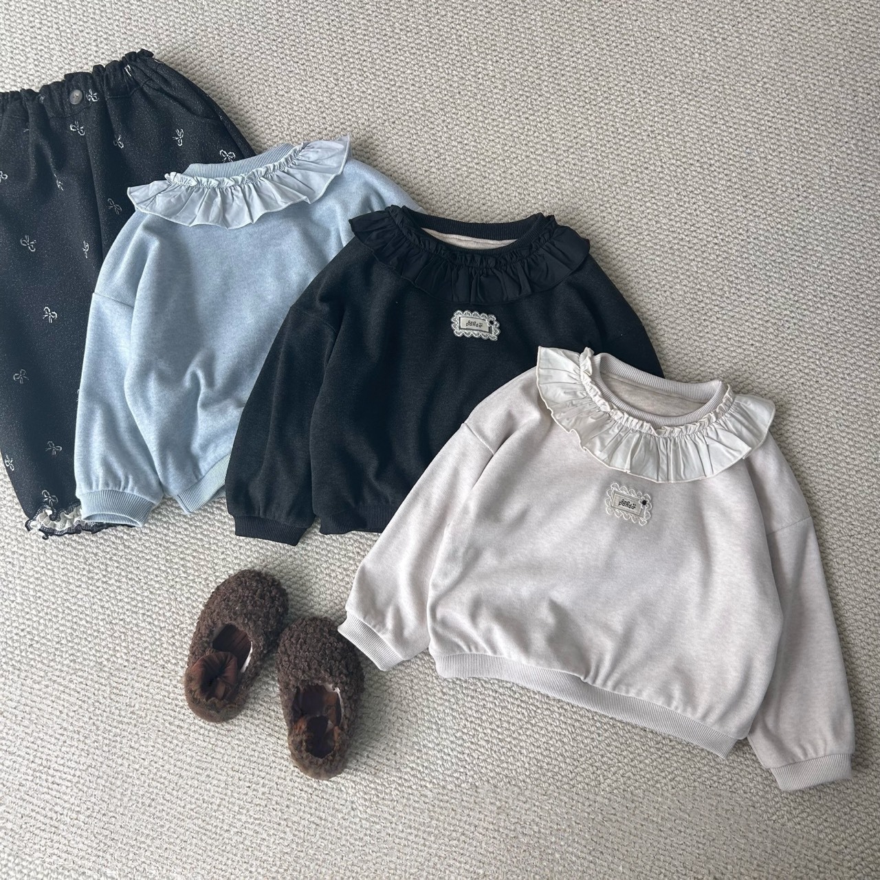 純色花邊領上衣