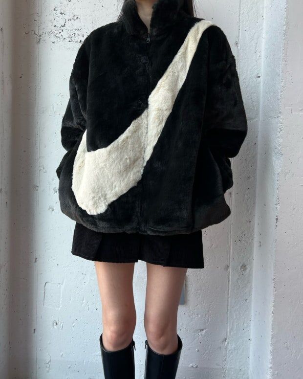 【Luxury】NIKE 軟毛皮草外套 WMNS FUR JACKET 白色 大勾 大Logo 黑色 女款