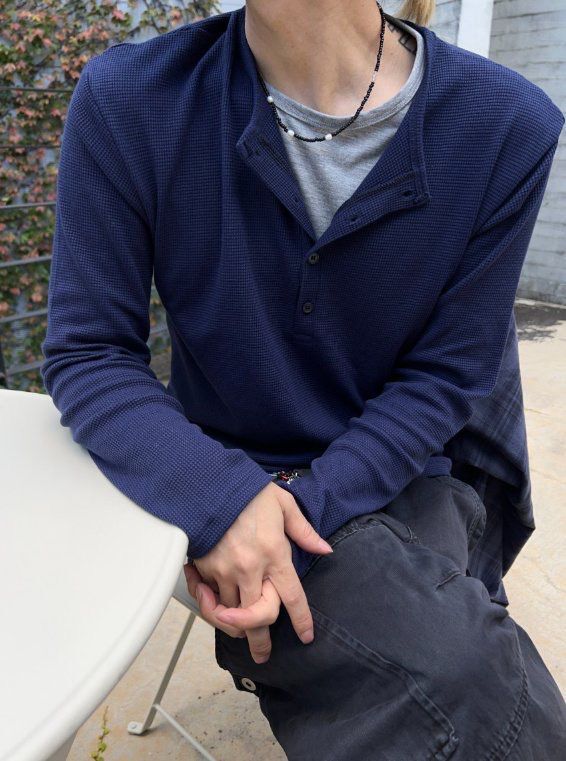 假兩件半開胸長袖衫 EARN-053T