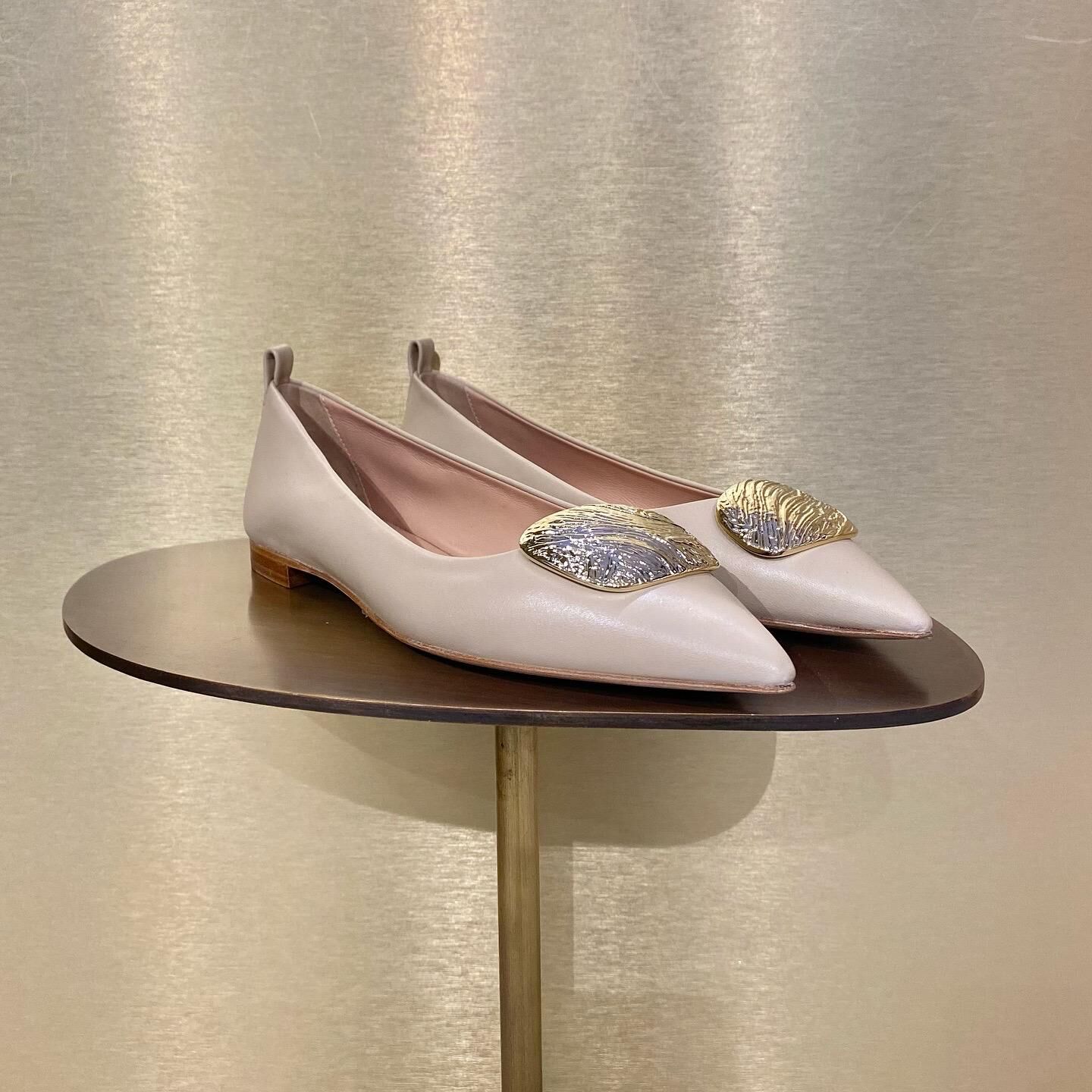 Rupert Sanderson RS Claudette Ripple Nappa flats Latte Beige