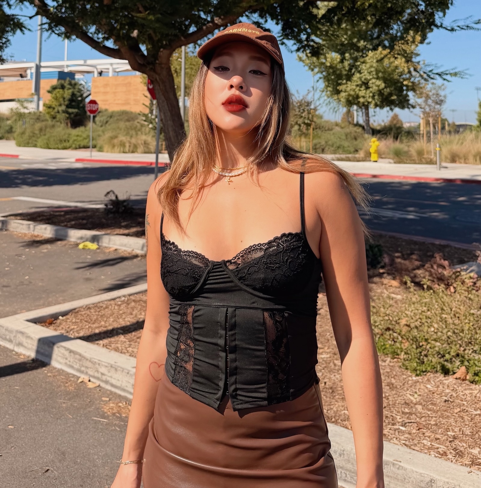 90’s辣蕾絲摟空小背心（2色）