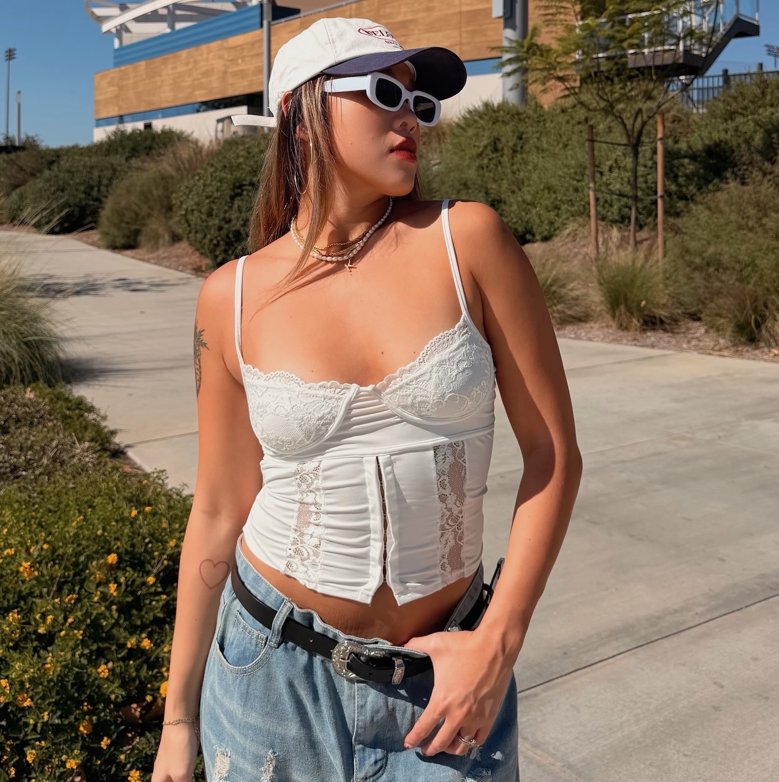 90’s辣蕾絲摟空小背心（2色）