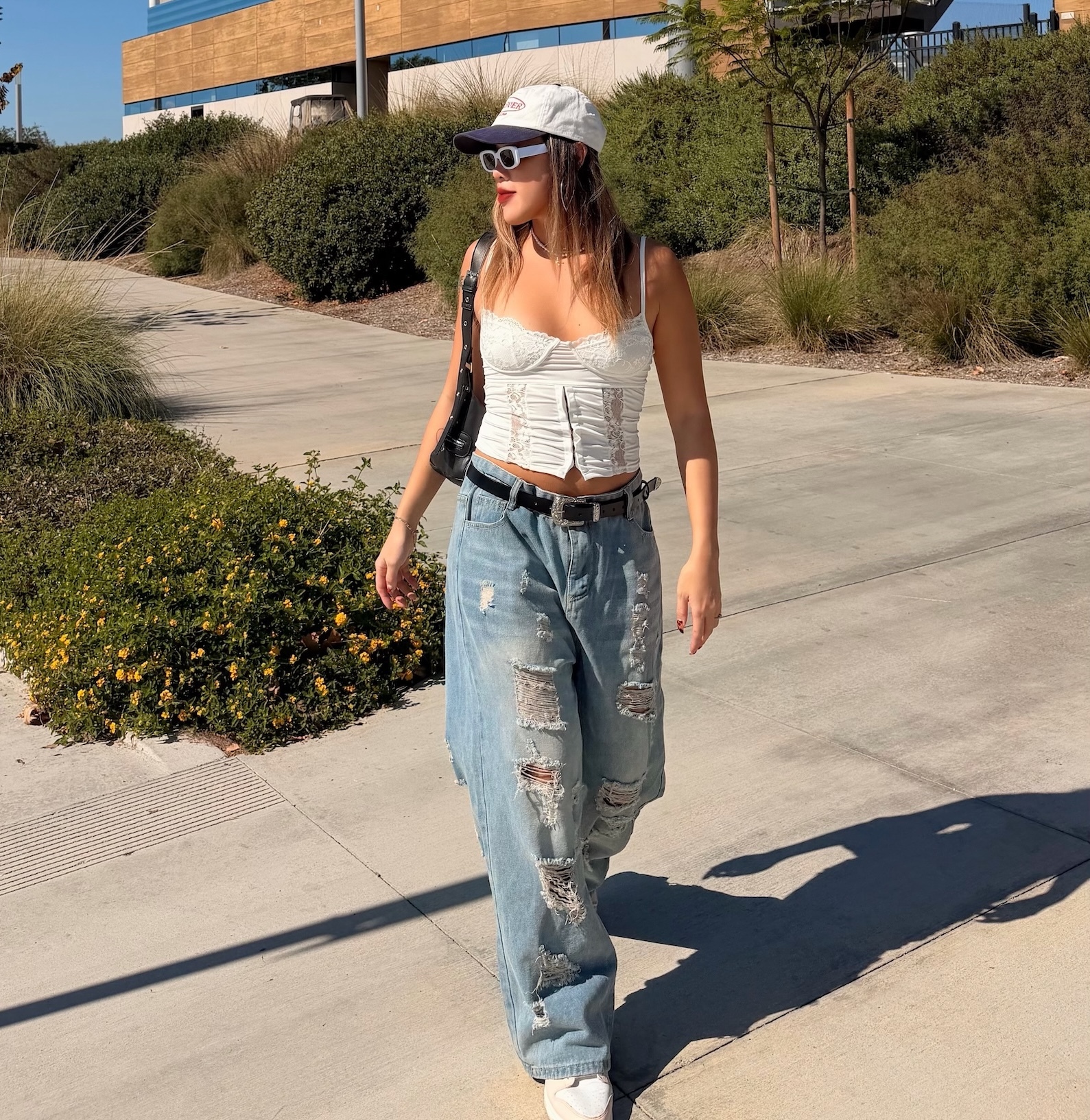 不規則大刷破牛仔褲