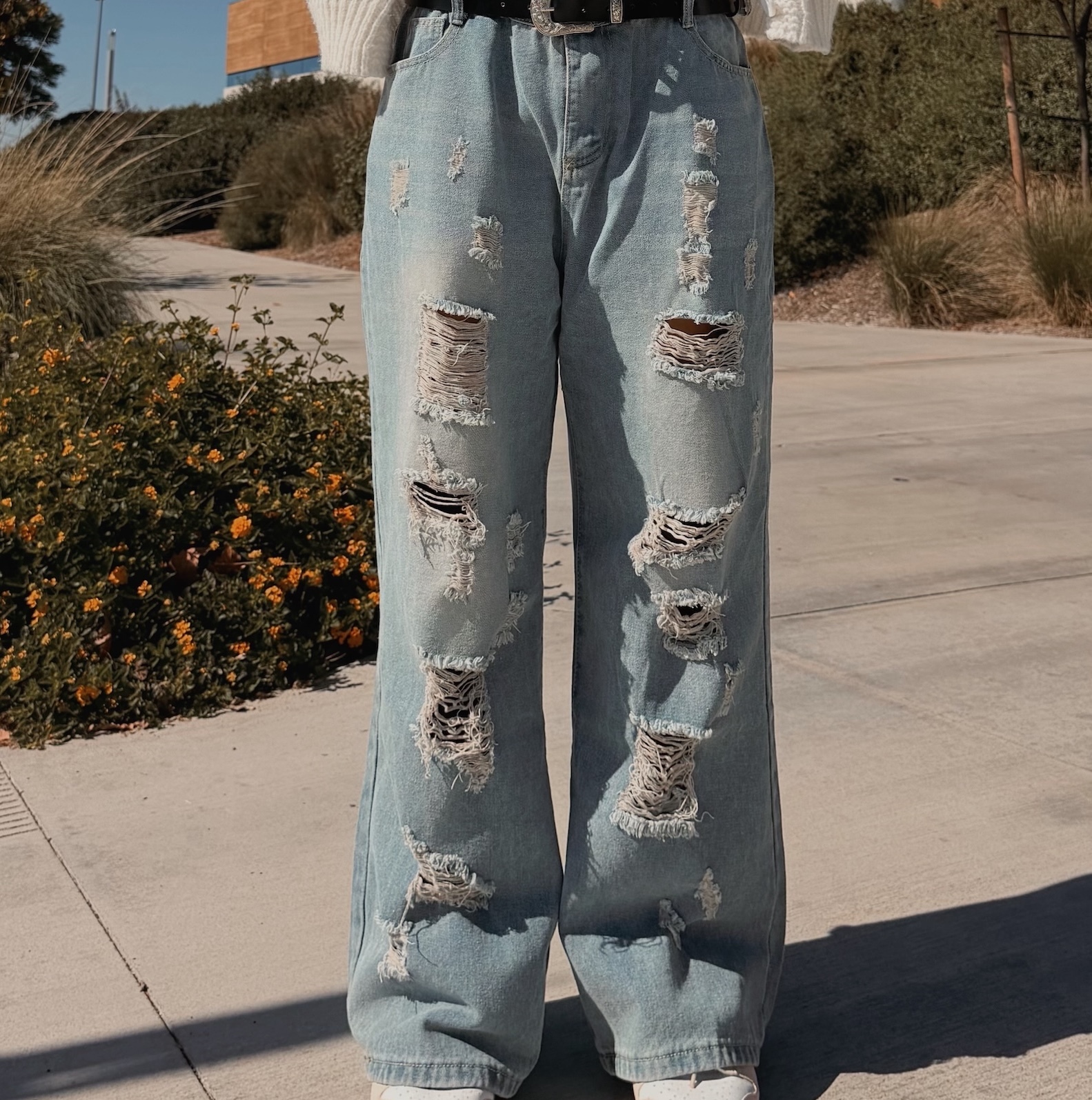 不規則大刷破牛仔褲