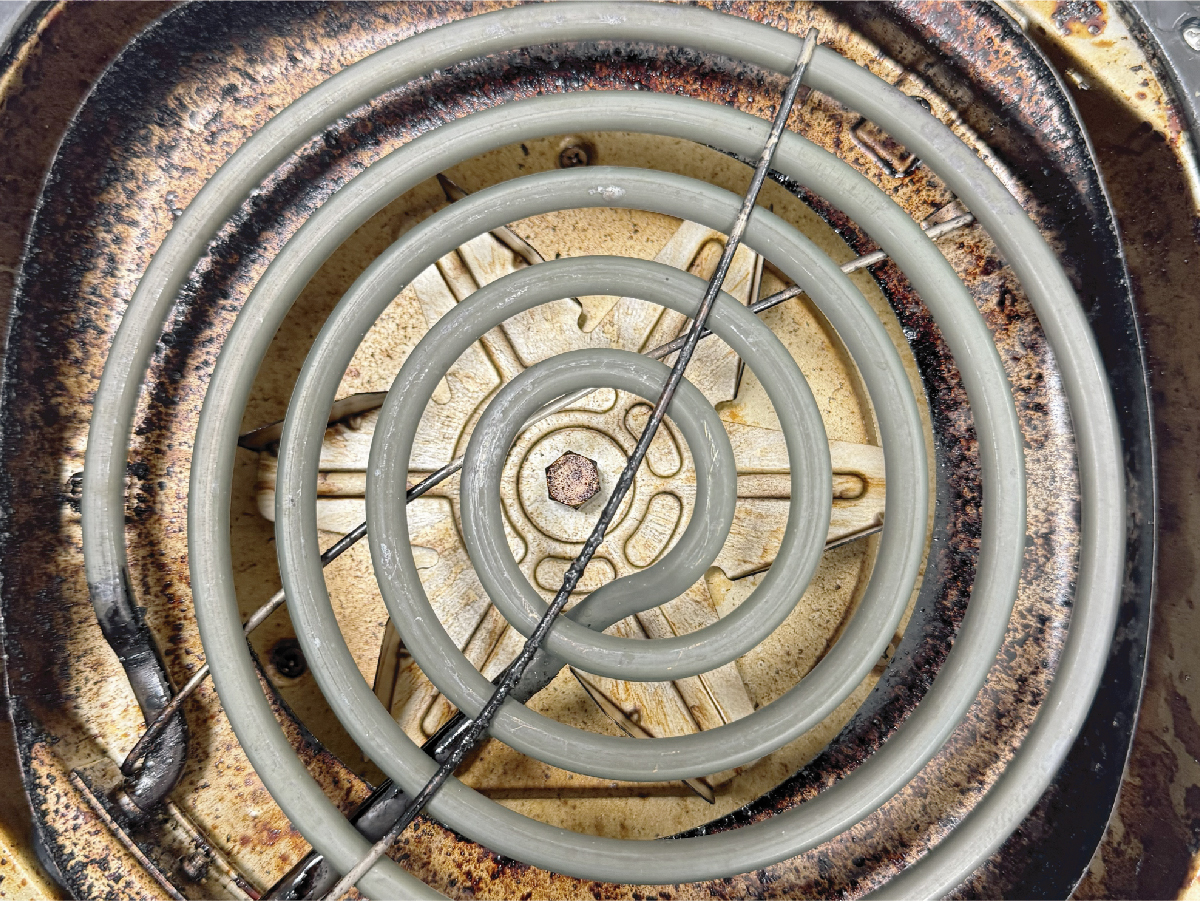 清潔前 加熱管積油焦黑