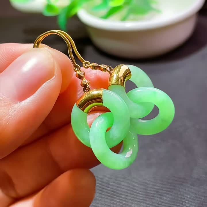 11748 翡翠環環相扣耳環