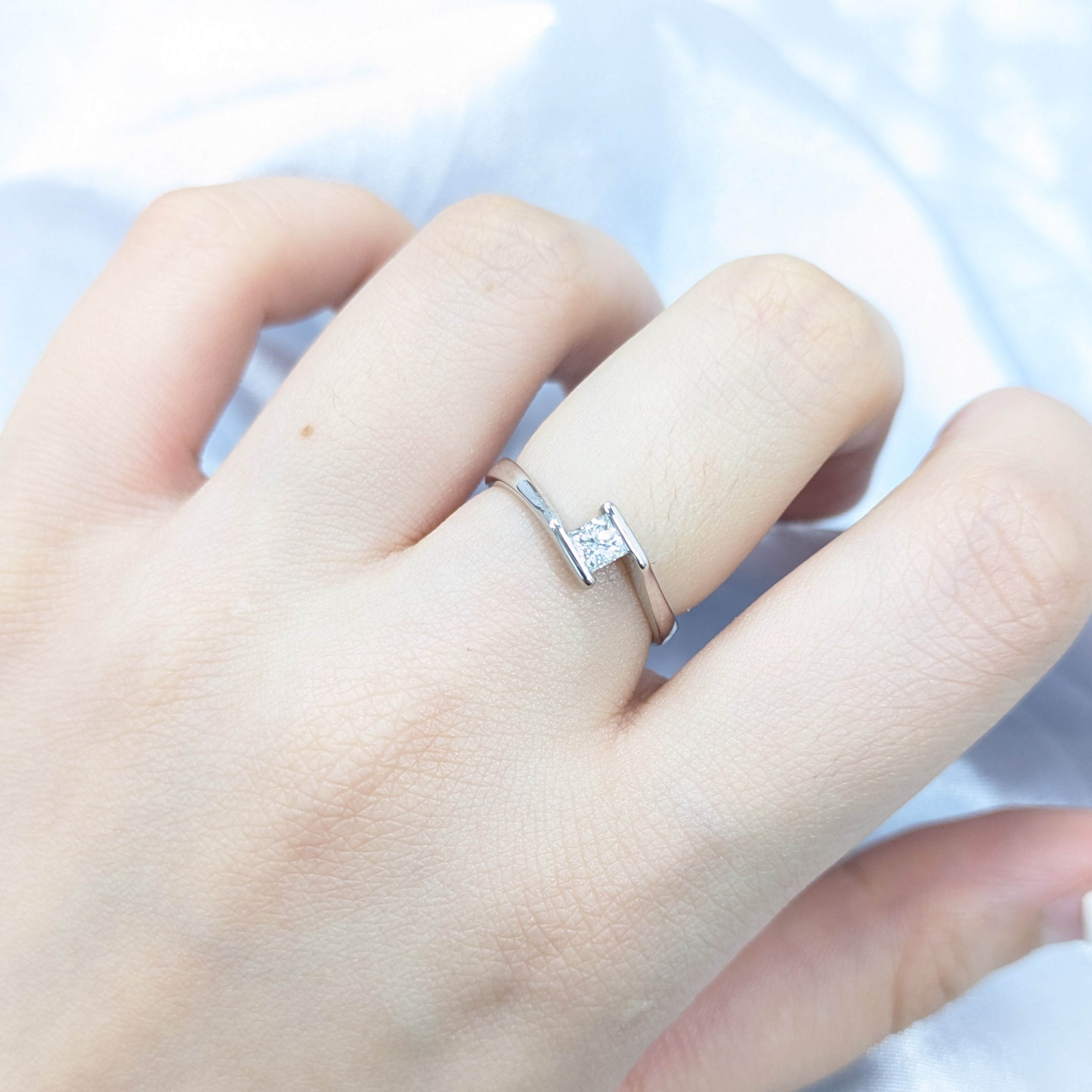 全新18K白金【單粒23份方形鑽石】戒指