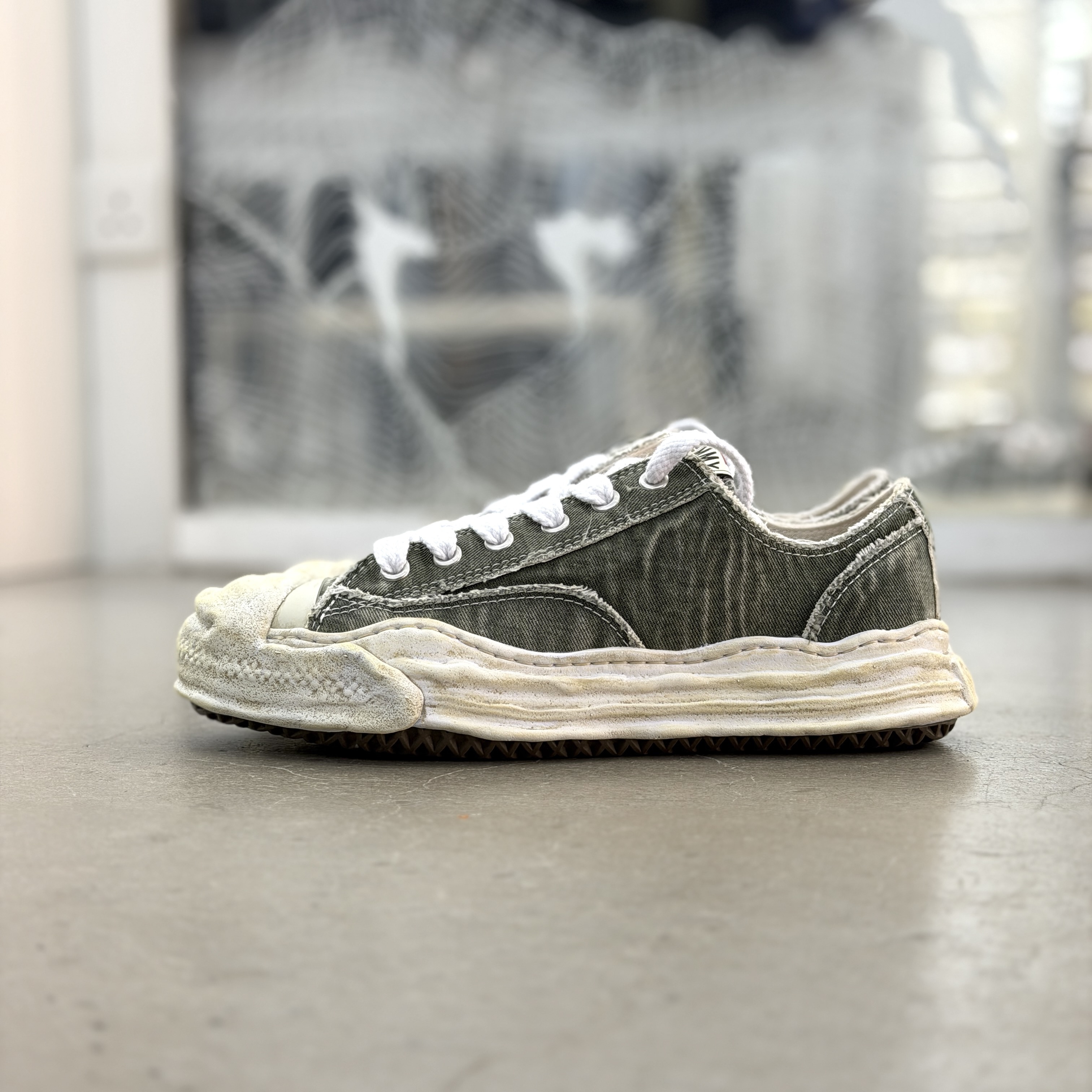 Maison Mihara Yasuhiro HANK" OG Sole Bleach-Wash Denim Canvas Low-top- Grey l a15fw731
