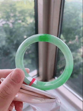 1175838 55.7mm冰飄綠翡翠正圈手鐲 (54-56)