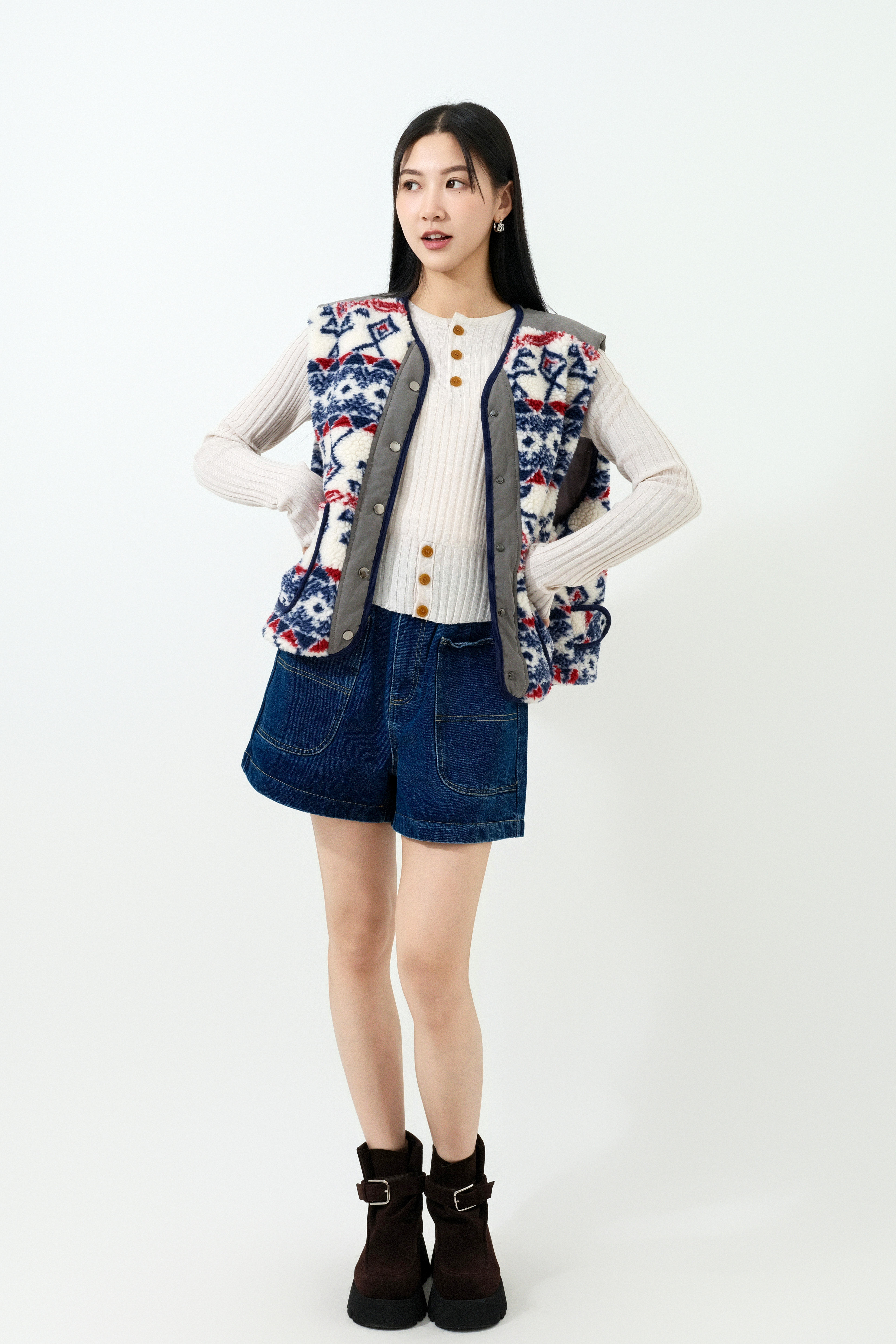 FW25_0199（外套＋上衣＋短褲）