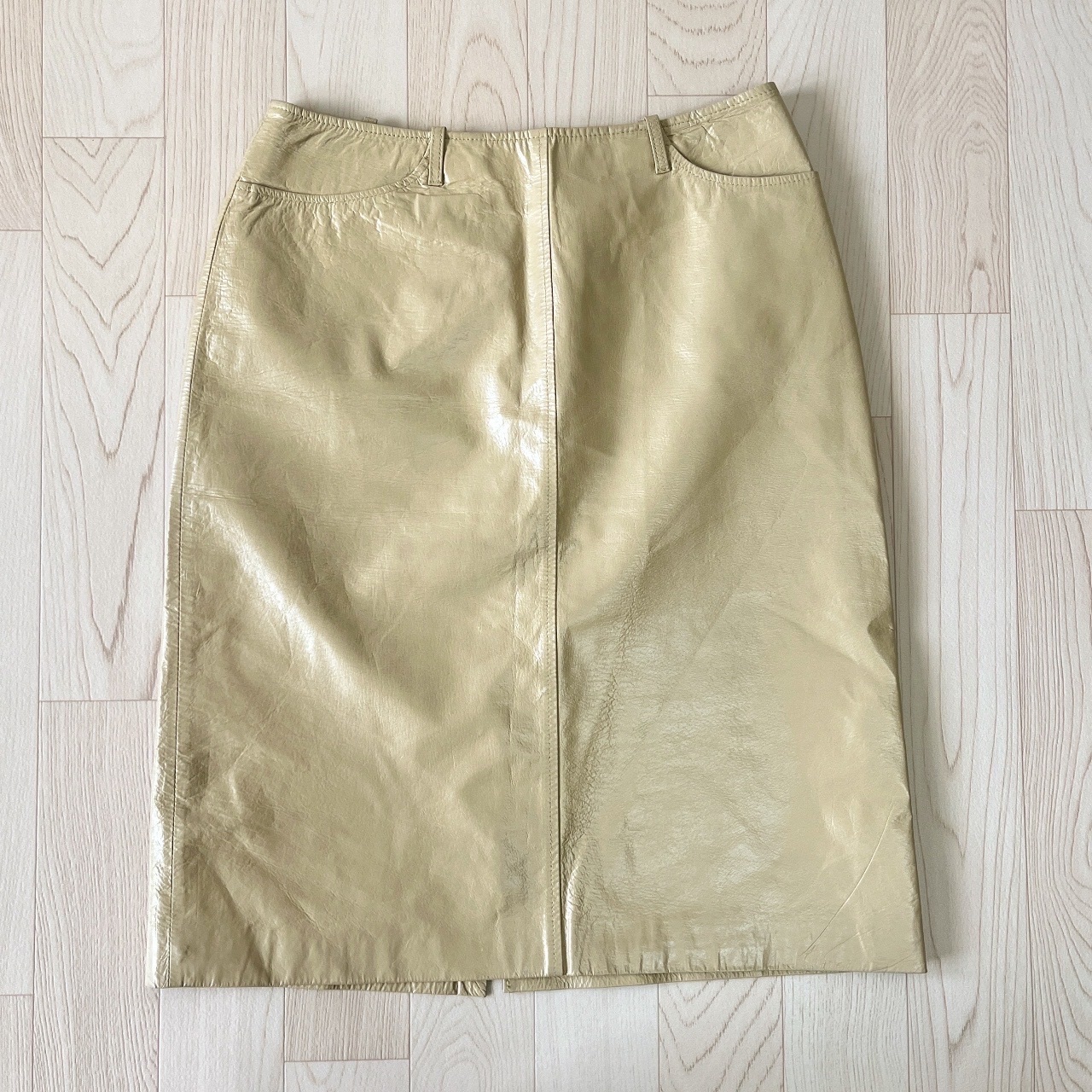 淡杏色簡約直身皮裙