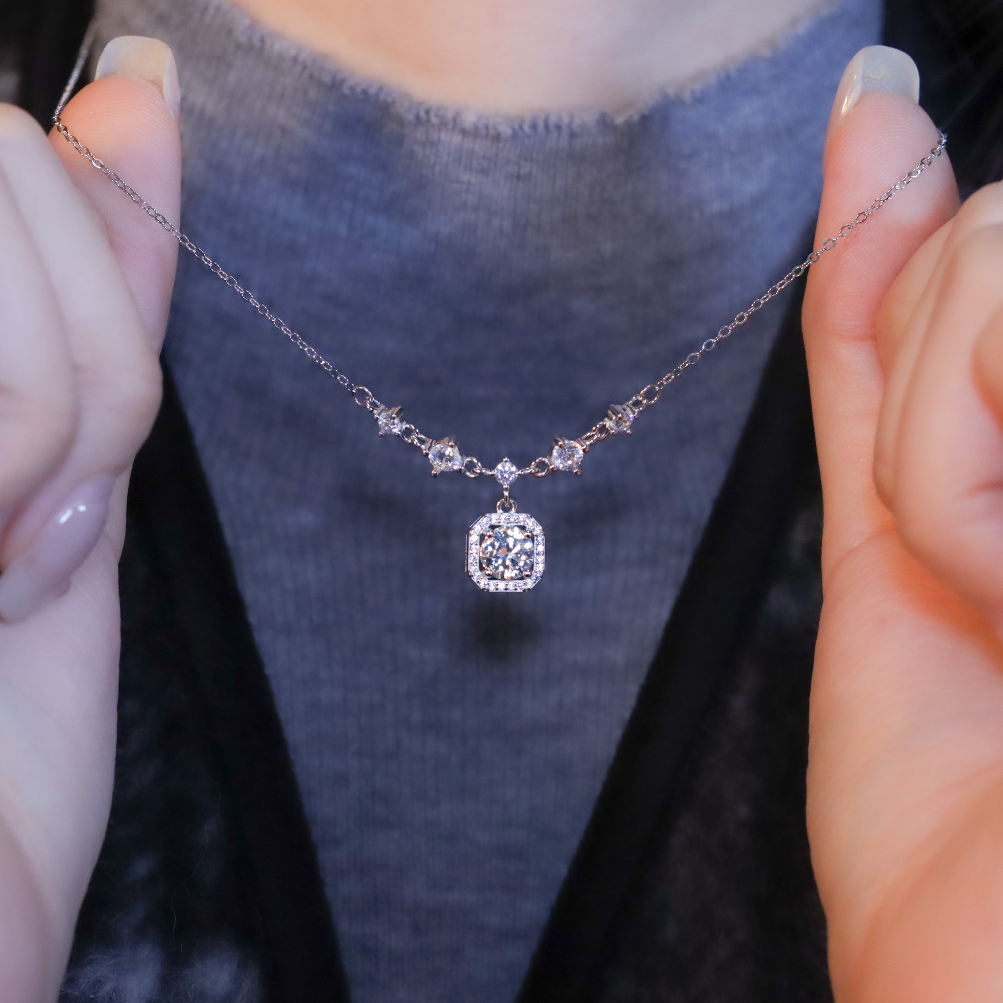 | 925純銀・厚鍍白金・莫桑石 | 鑽光甜蜜生活項鍊 | NE1525 |