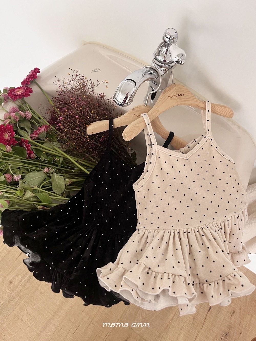 Momoann  波點荷葉滾邊肩帶連身裙 / 2色