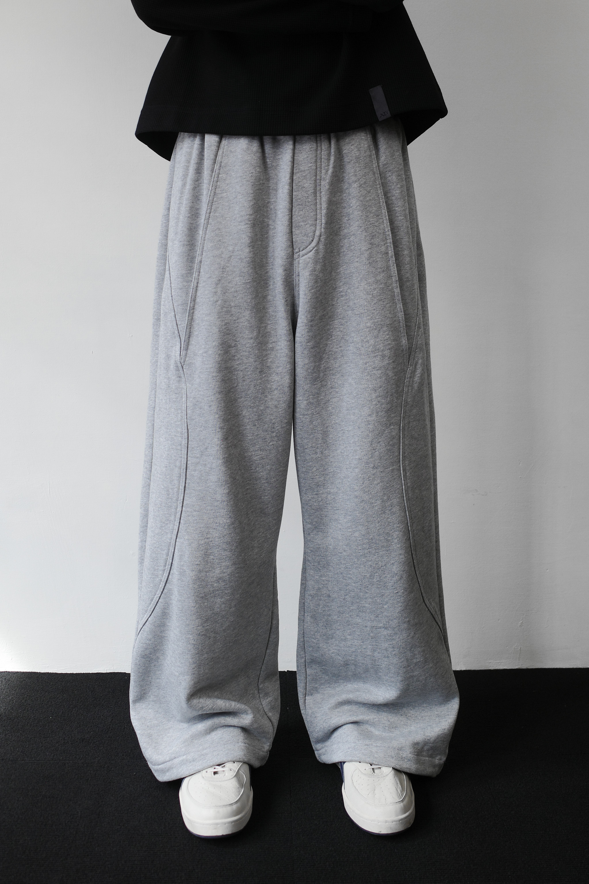 Anonymous Talking｜F25-P11 – Sweatpants (Gray)
