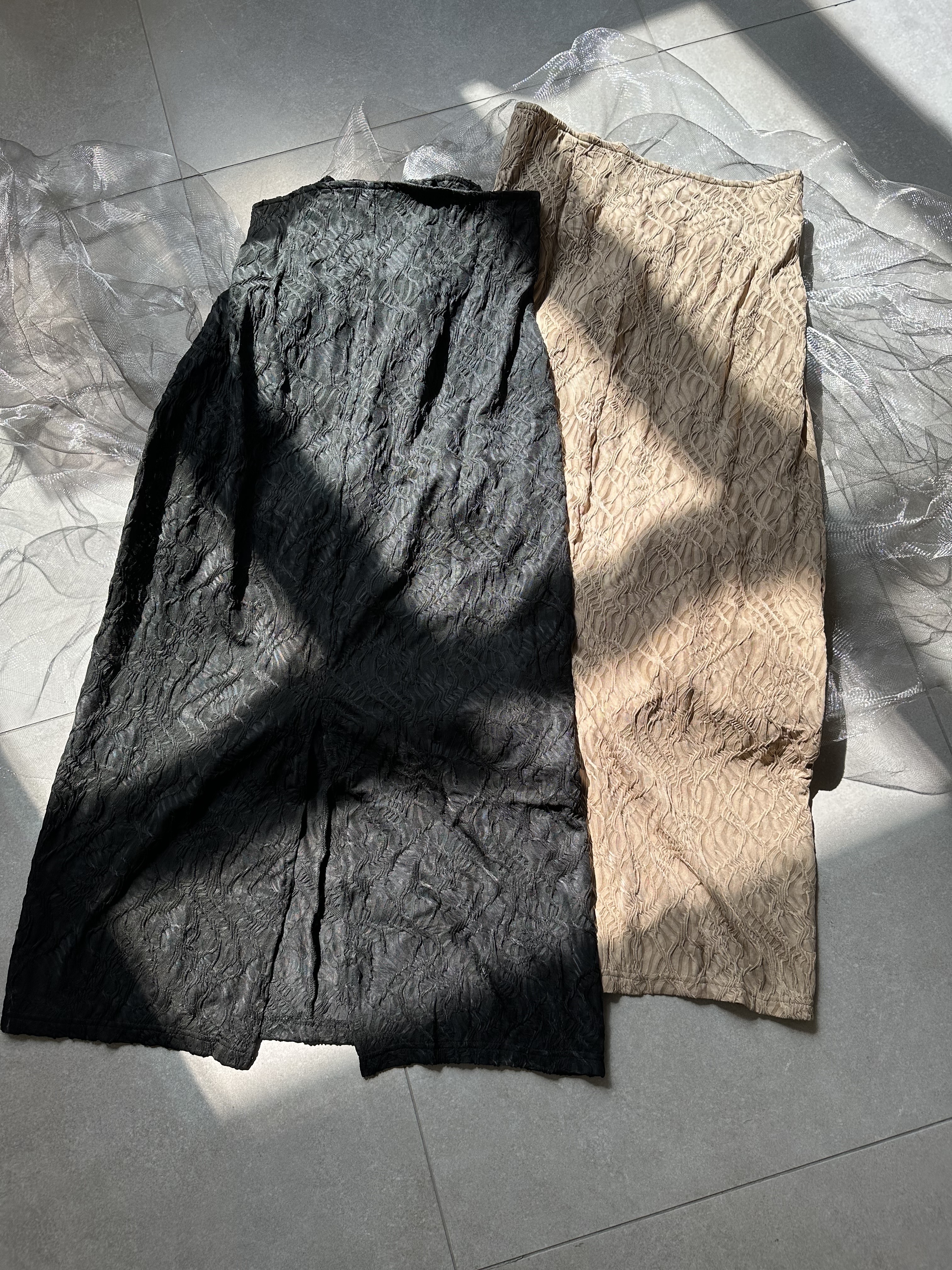 隱藏小腿前叉高腰紋理裙 - SK53832