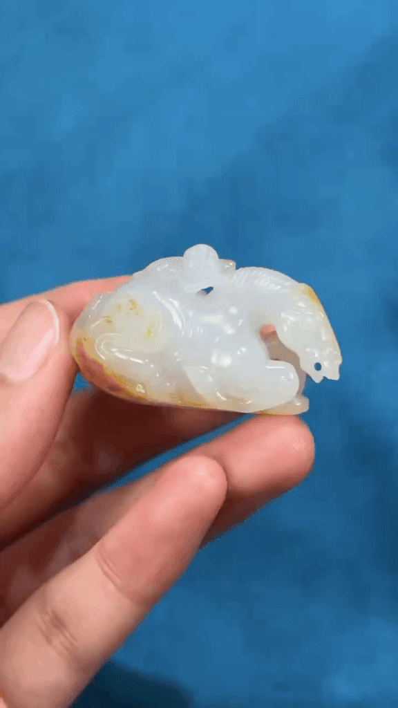 117228 和田玉籽料馬上封侯