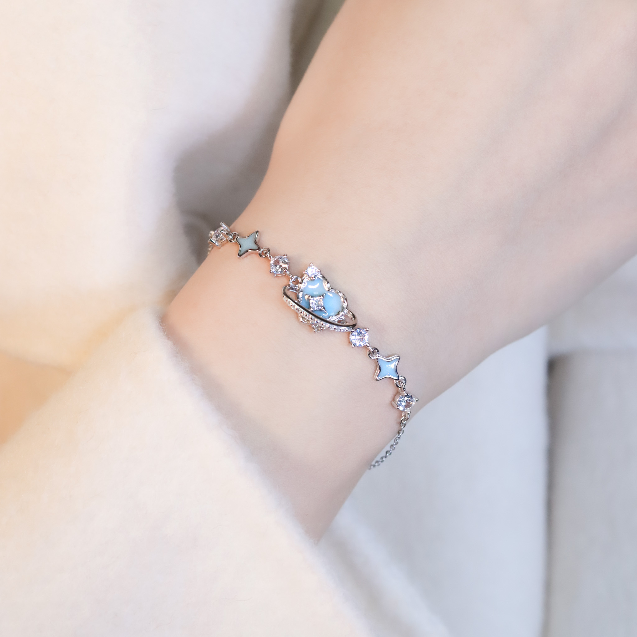 | 925純銀・厚鍍白金 | 漫藍愛意繚繞手鏈 | BR1421 |