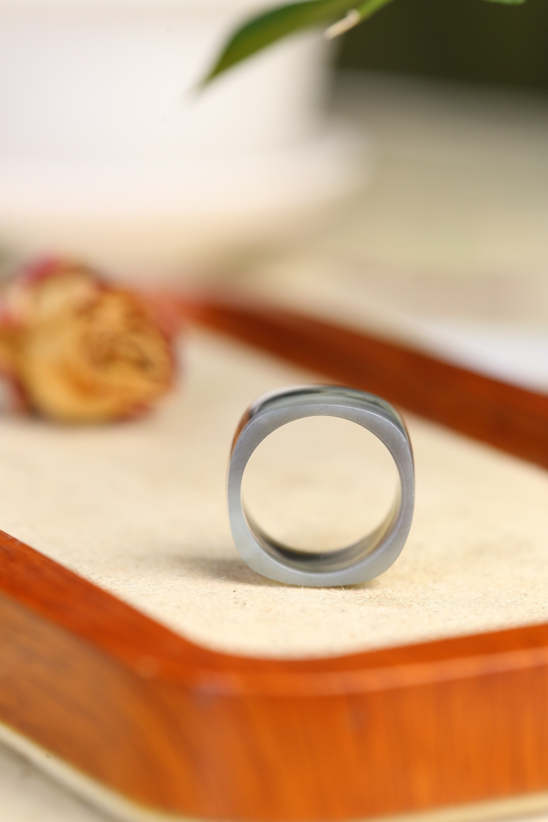 117133 和田玉青花扳指 (內徑 16mm)