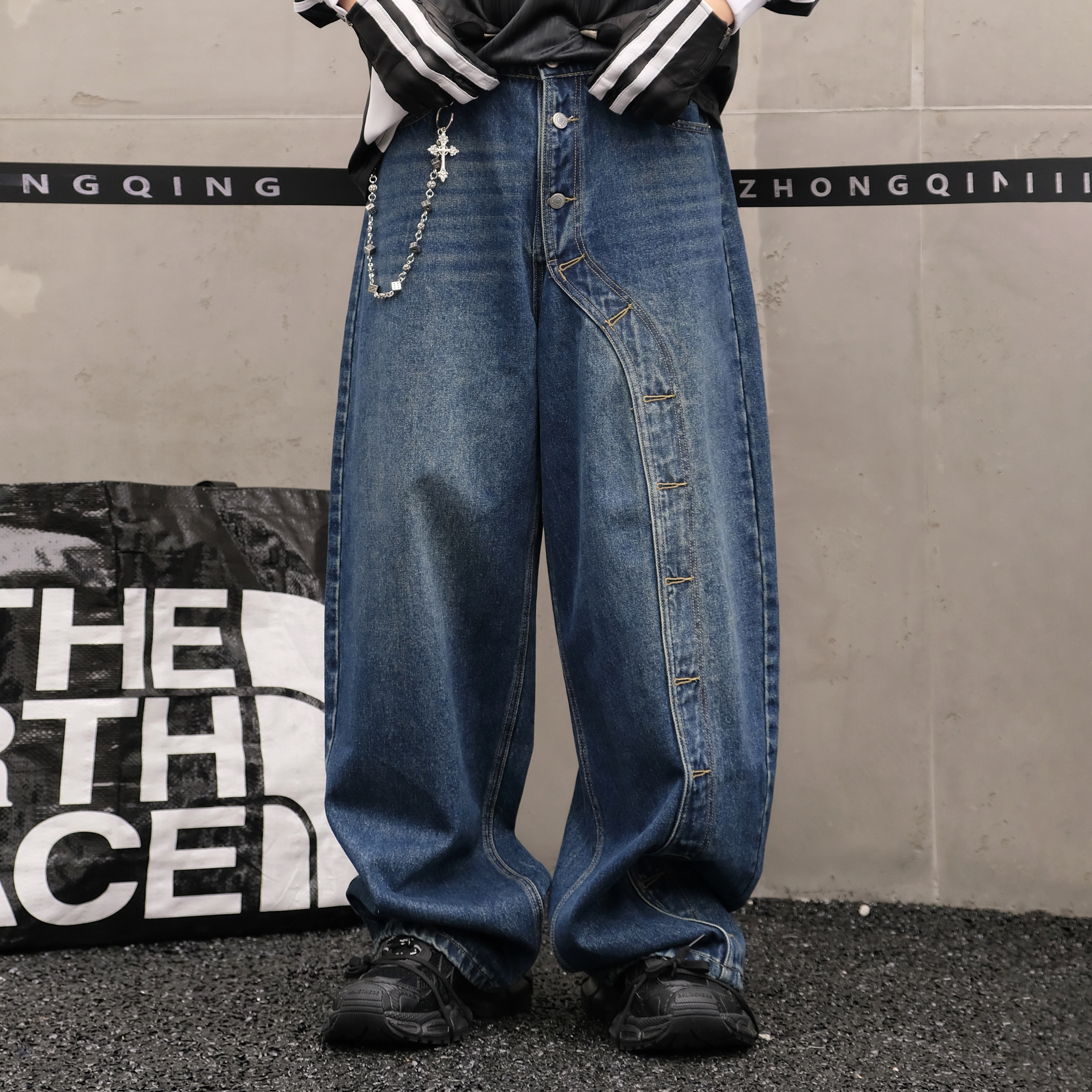 XCTRL 排扣彎剪裁寬版牛仔褲