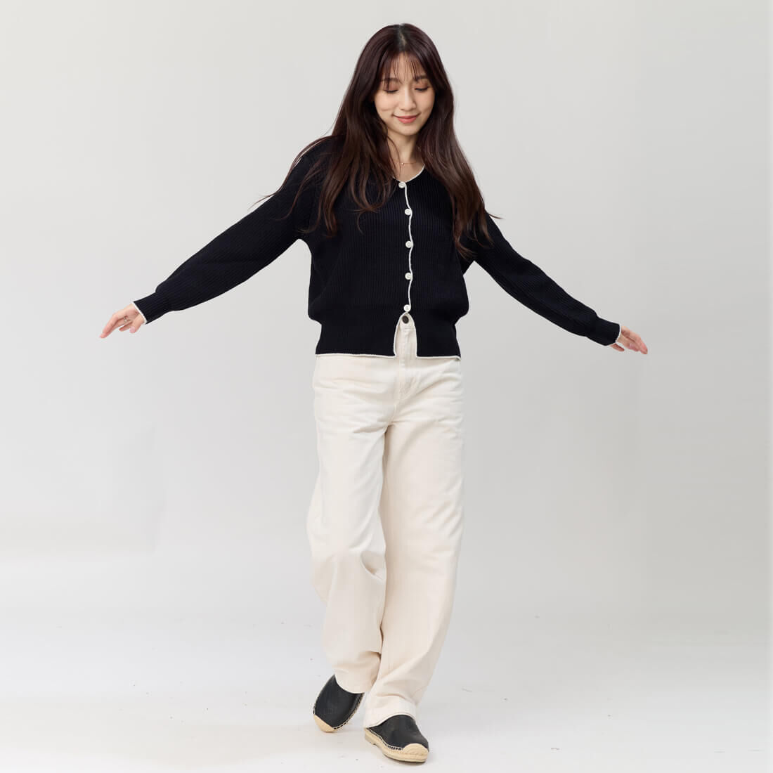 Cathy手勾邊圓領針織開襟衫外套/ 黑