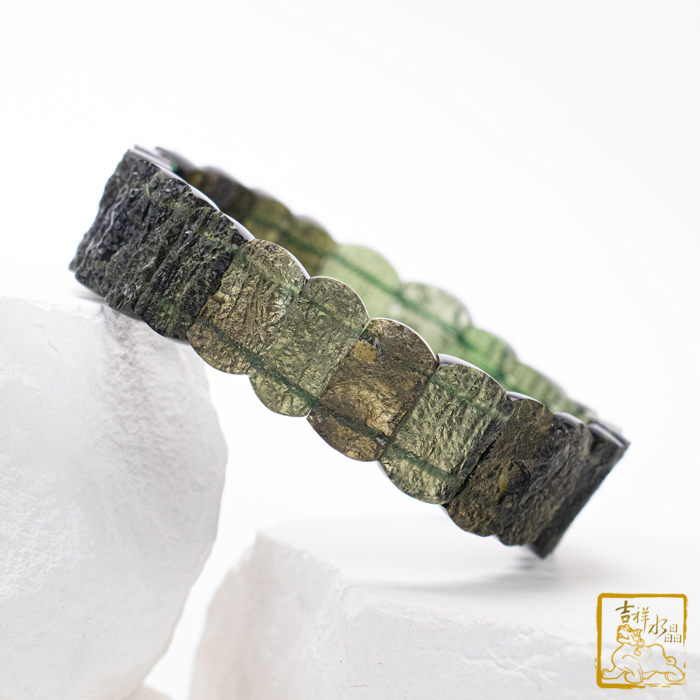 捷克綠玻隕石-捷克隕石手排 17mm 提升正能量