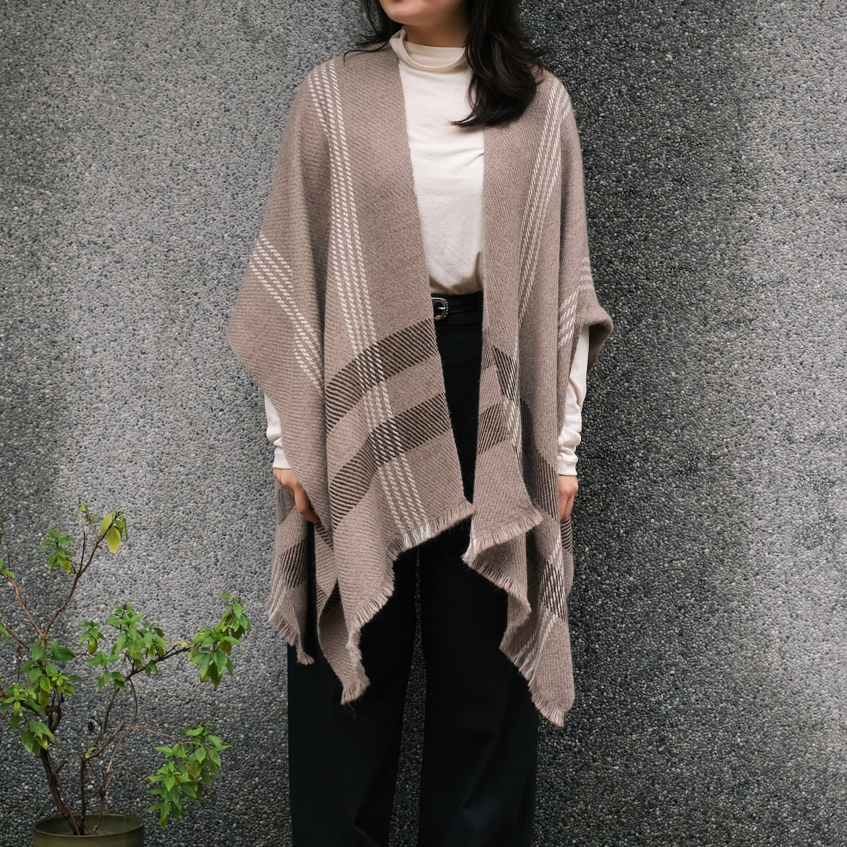 【限量】安地斯羊駝斗篷｜灰羽｜秘魯